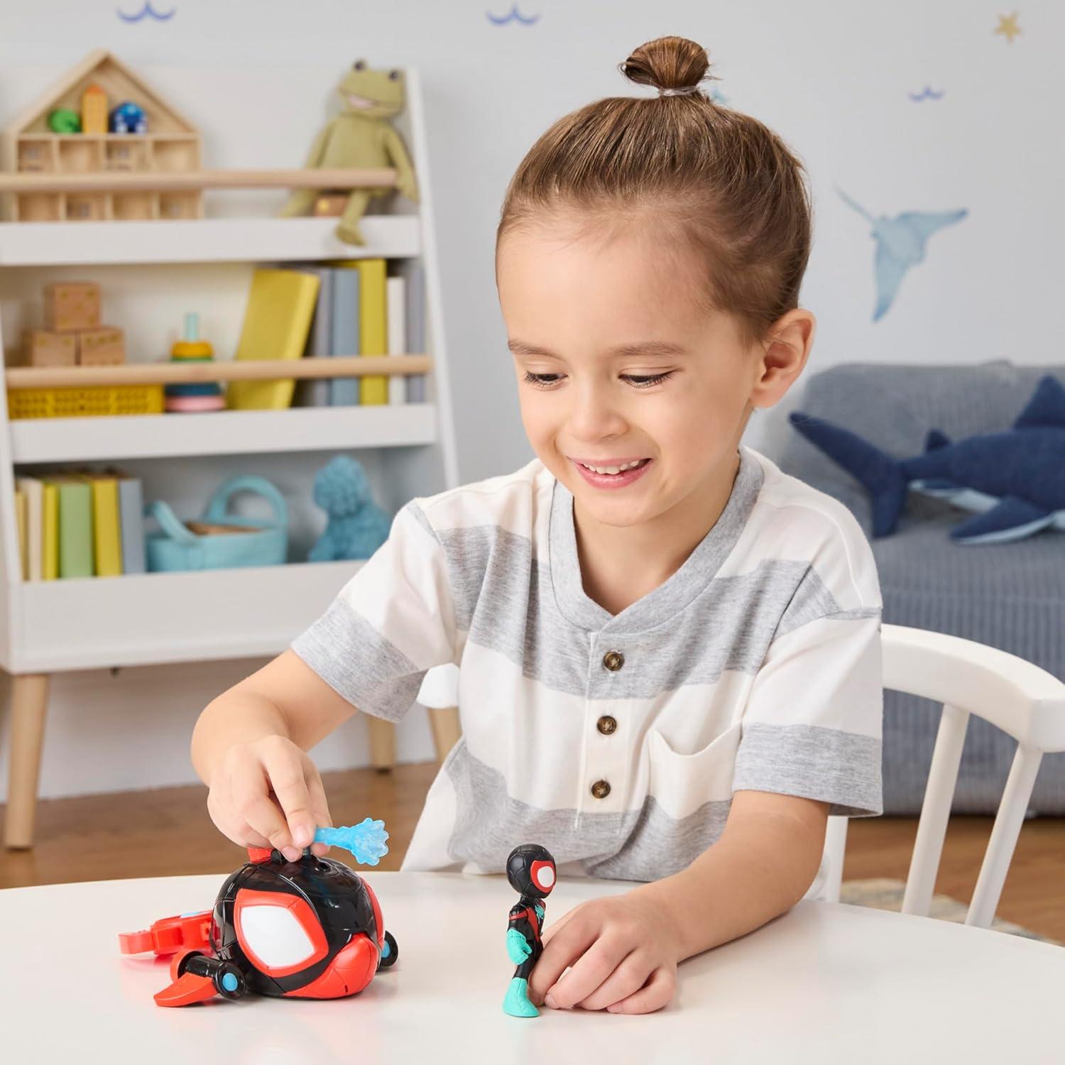 Submarino de Juguete Delfín Spidey Hasbro 7.6 cm con Figura