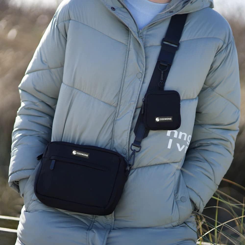 Bolsa Impermeable para Perros COOWONE con Compartimento y Dispensador