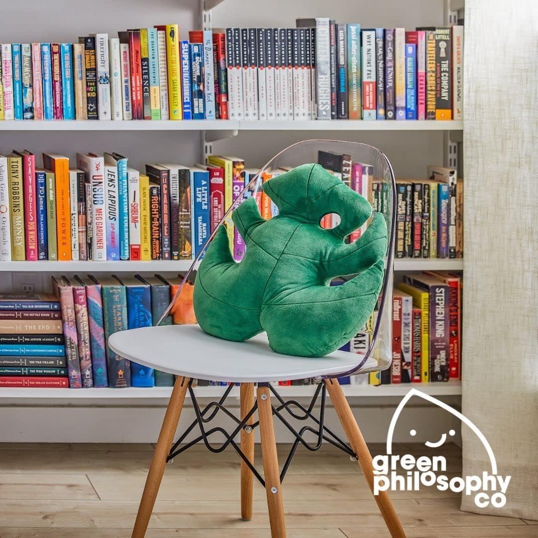 Almohada Hoja Monstera Deliciosa Co. Filosofía Verde 35.6x30.5cm