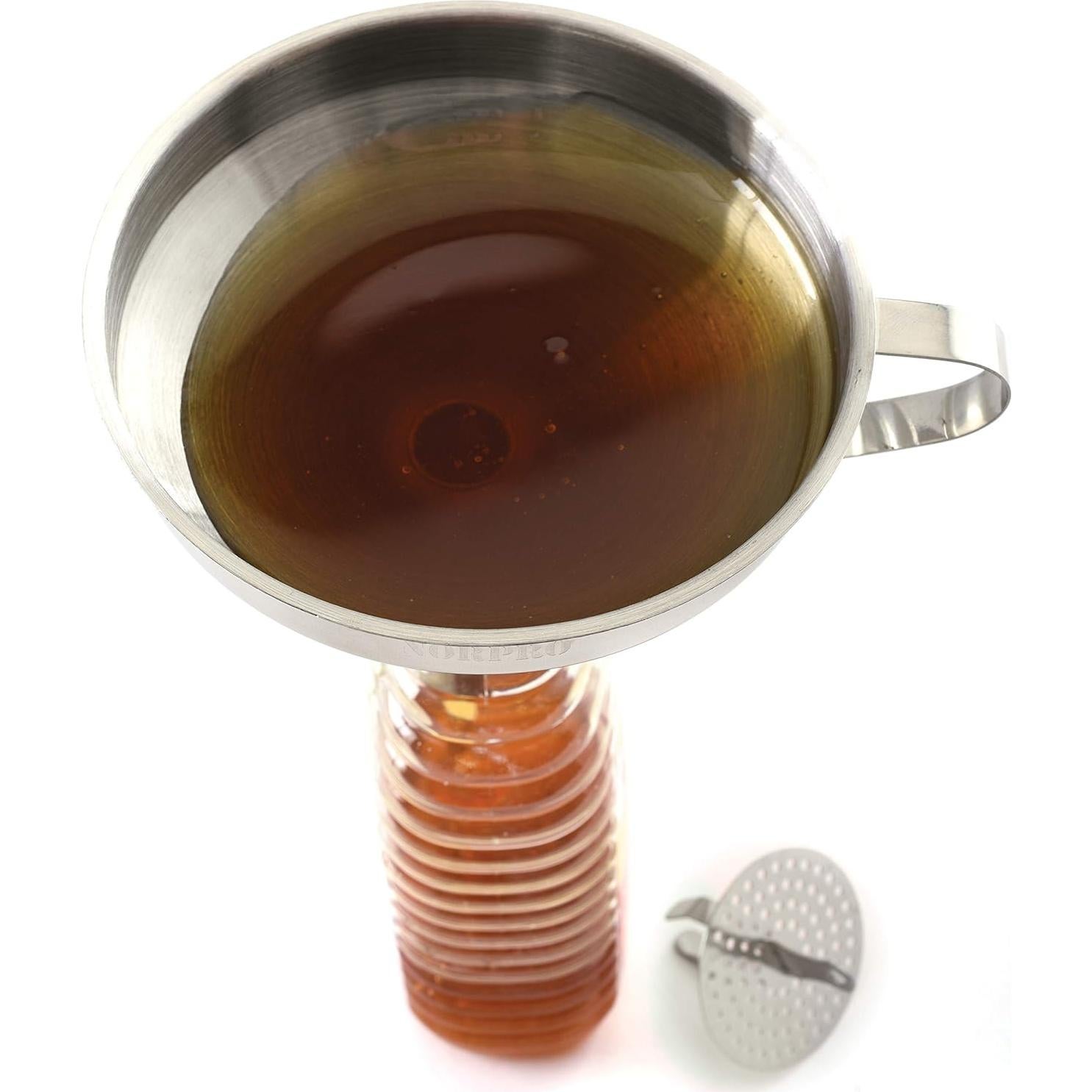 Embudo de Acero Inoxidable Norpro 12.7cm con Colador Desmontable