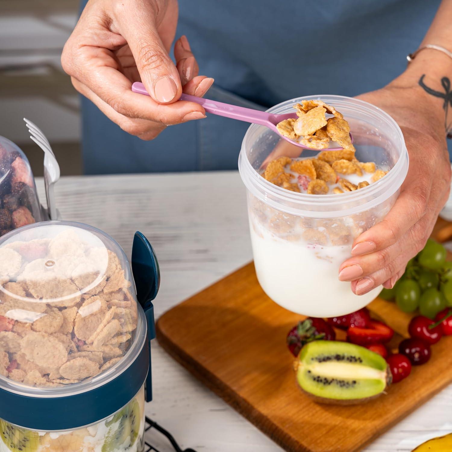 Paquete de 4 tazas EYNEL de 650 ml con tapa y cuchara