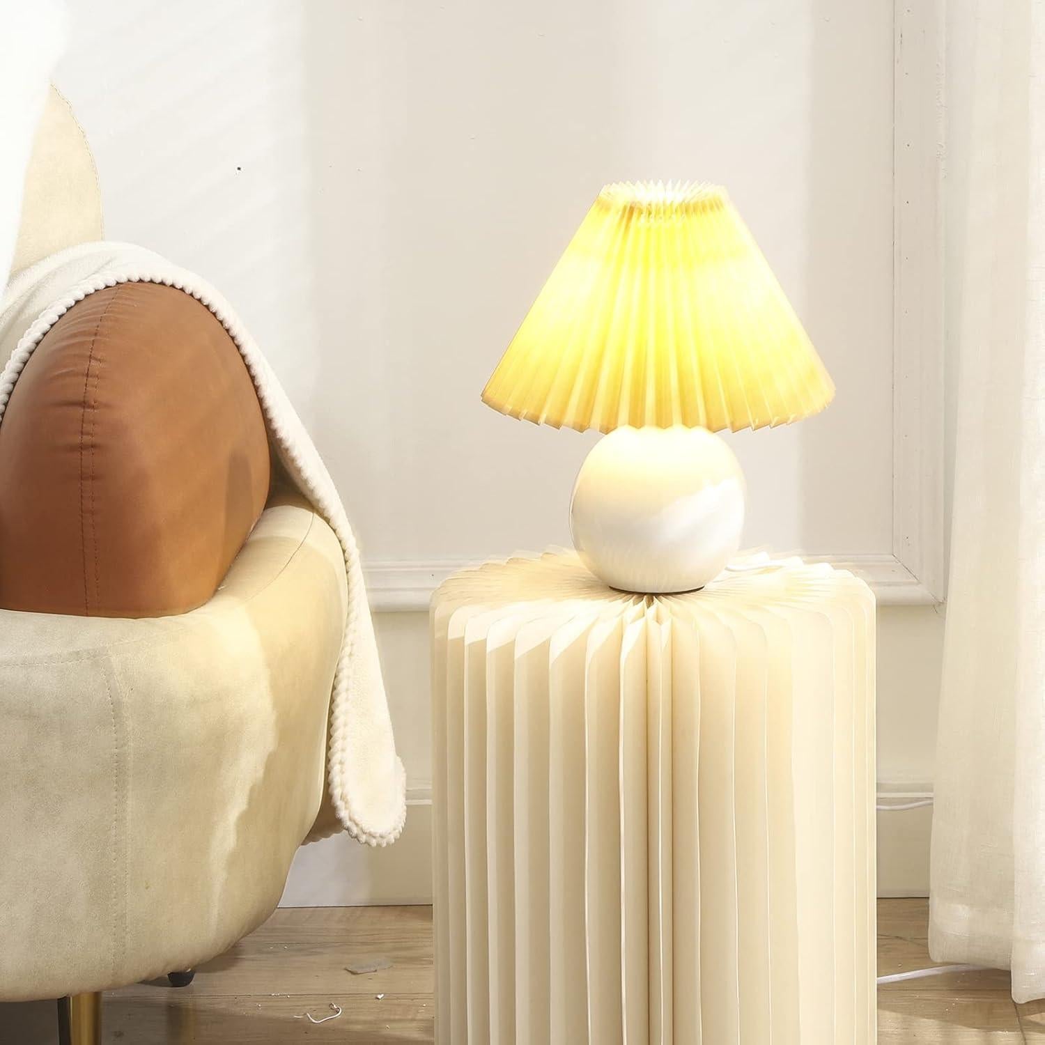 Lámpara de Mesa Plisada Zenply Cerámica Beige 26.67 cm