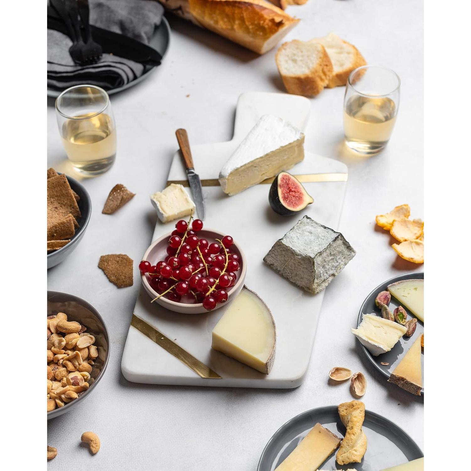 Tabla de Queso de Mármol Cork & Mill 38.1x17.8 cm Hecha a Mano