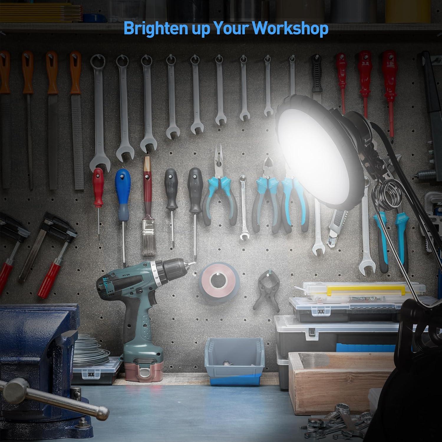 Luz LED de Abrazadera Portátil Cable Matters 800 Lúmenes 9.5W