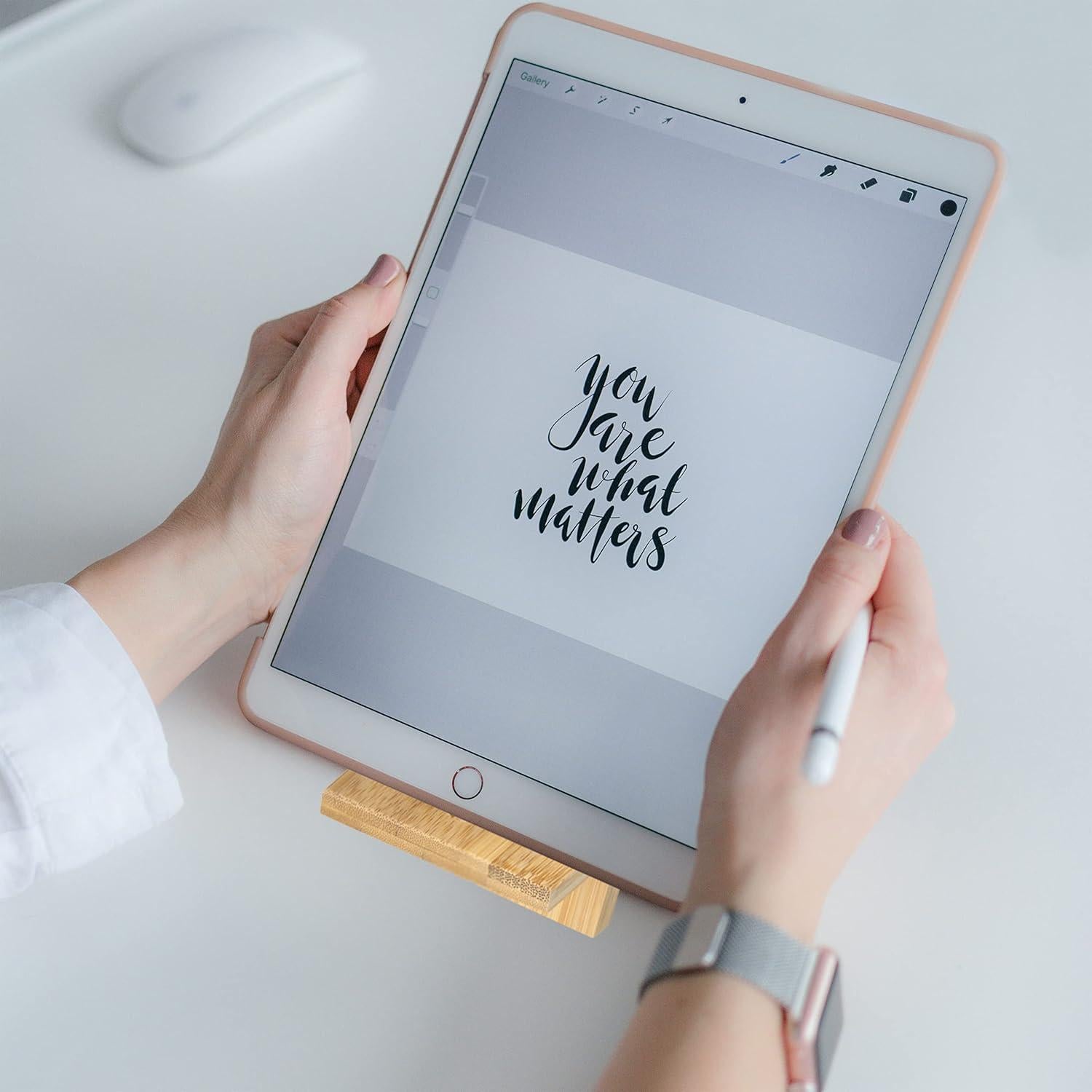 Soporte de Teléfono de Bambú IFAMIO 2 Piezas con Carga