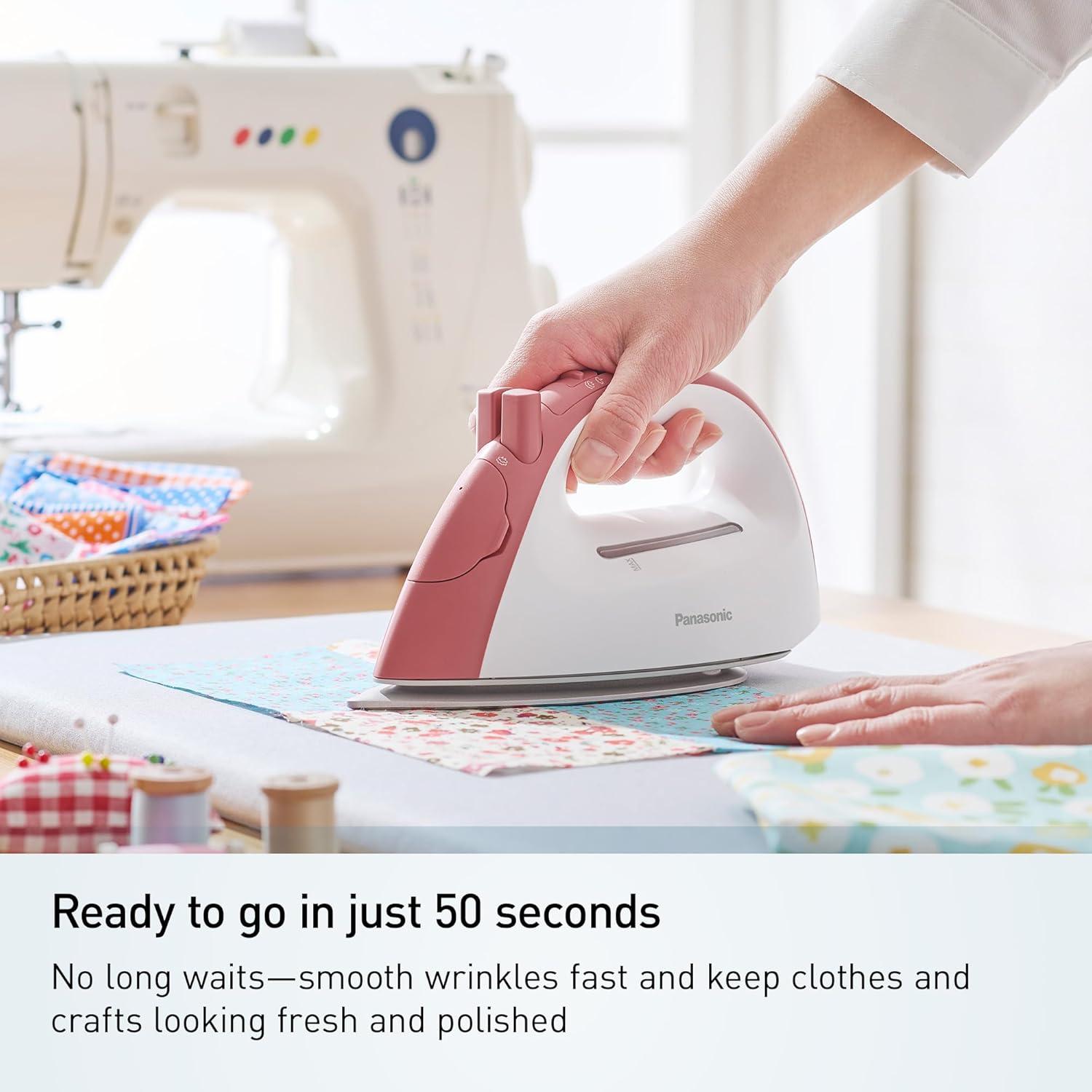 Plancha de Vapor Inalámbrica Panasonic NI-QL300G Compacta 0.77 kg