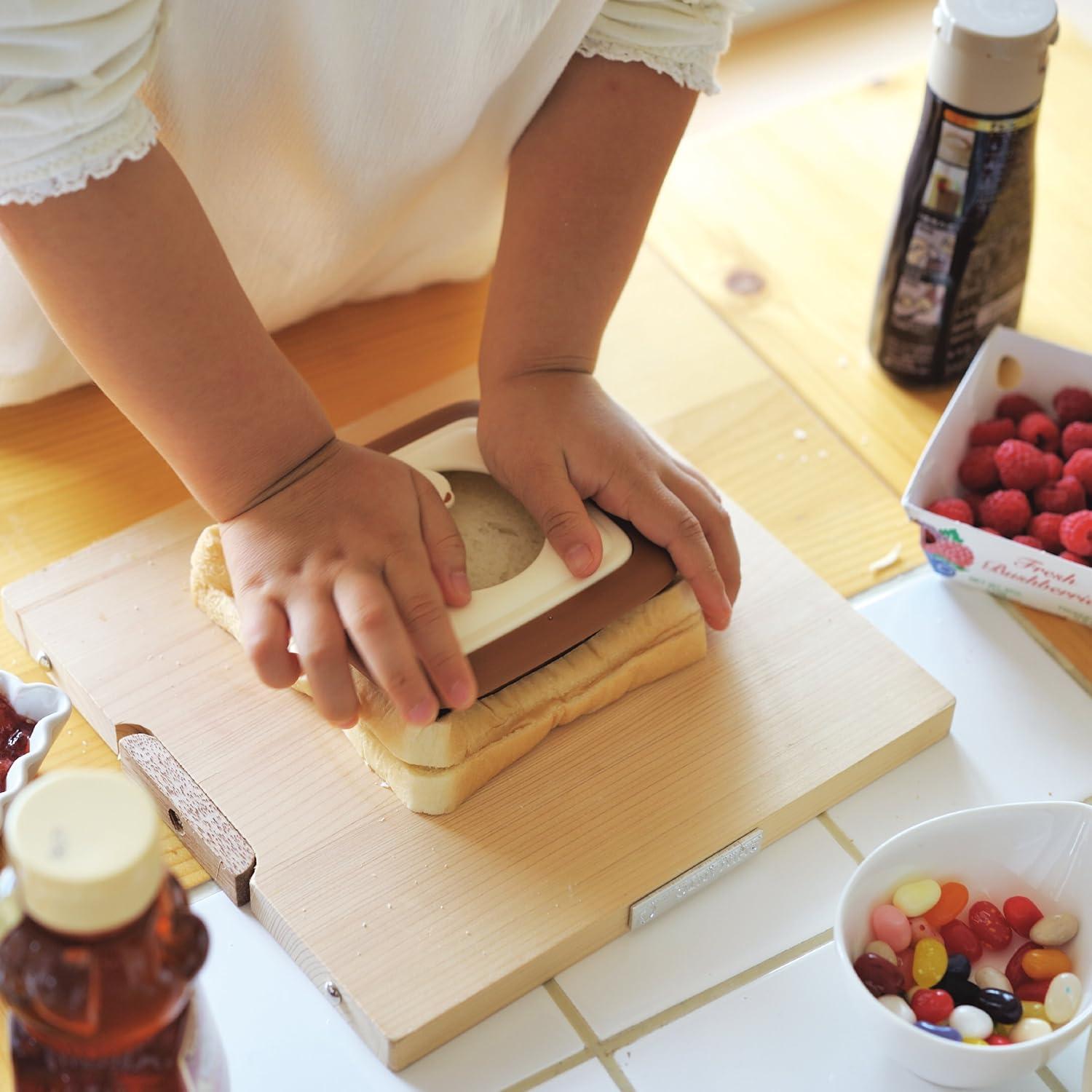 Cortador de Sándwiches Akebono Panda - Quita Corteza y Sella