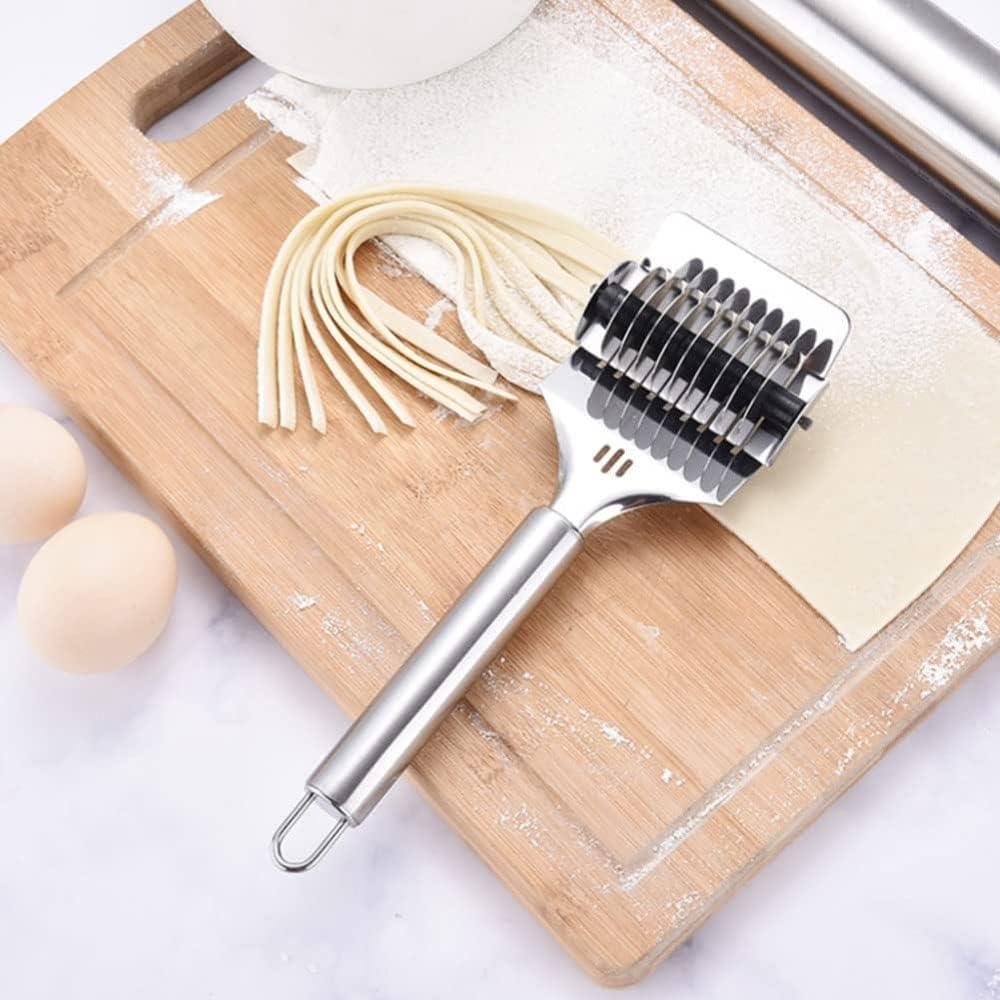 Cortador de Fideos Manual Melostu de Acero Inoxidable 23x8cm