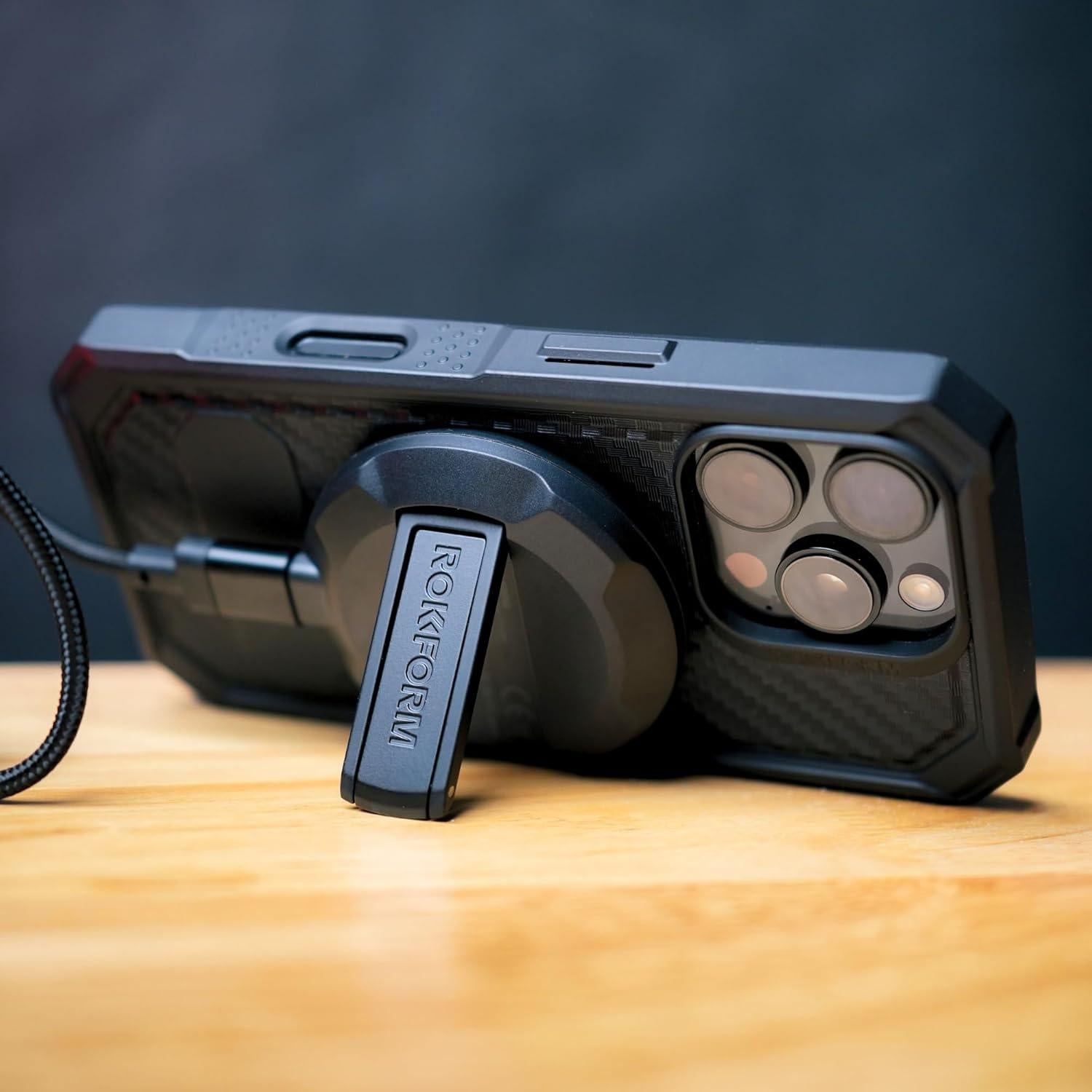 Cargador Inalámbrico Magnético Rokform 15W con Soporte