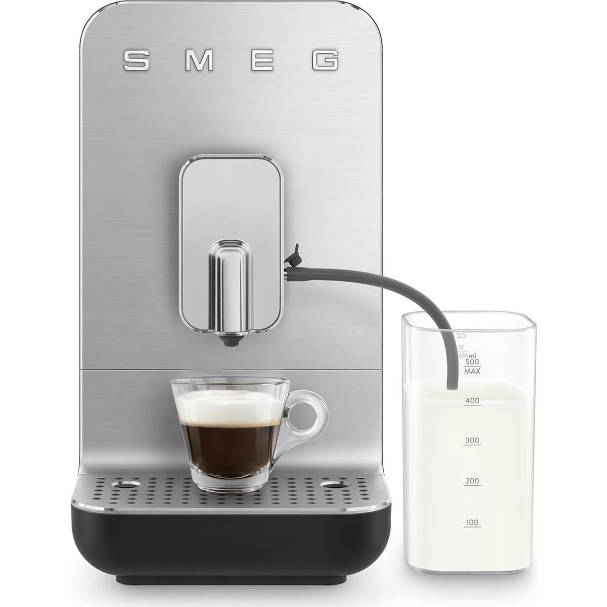 Máquina de Espresso Automática Smeg BCC13 con Molinillo y Espumador