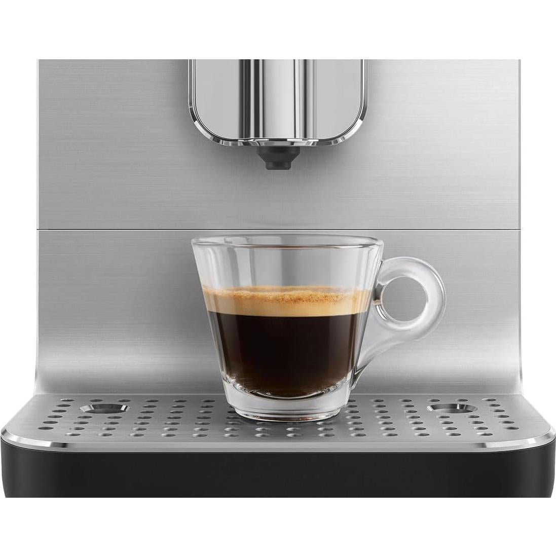 Máquina de Espresso Automática Smeg BCC13 con Molinillo y Espumador