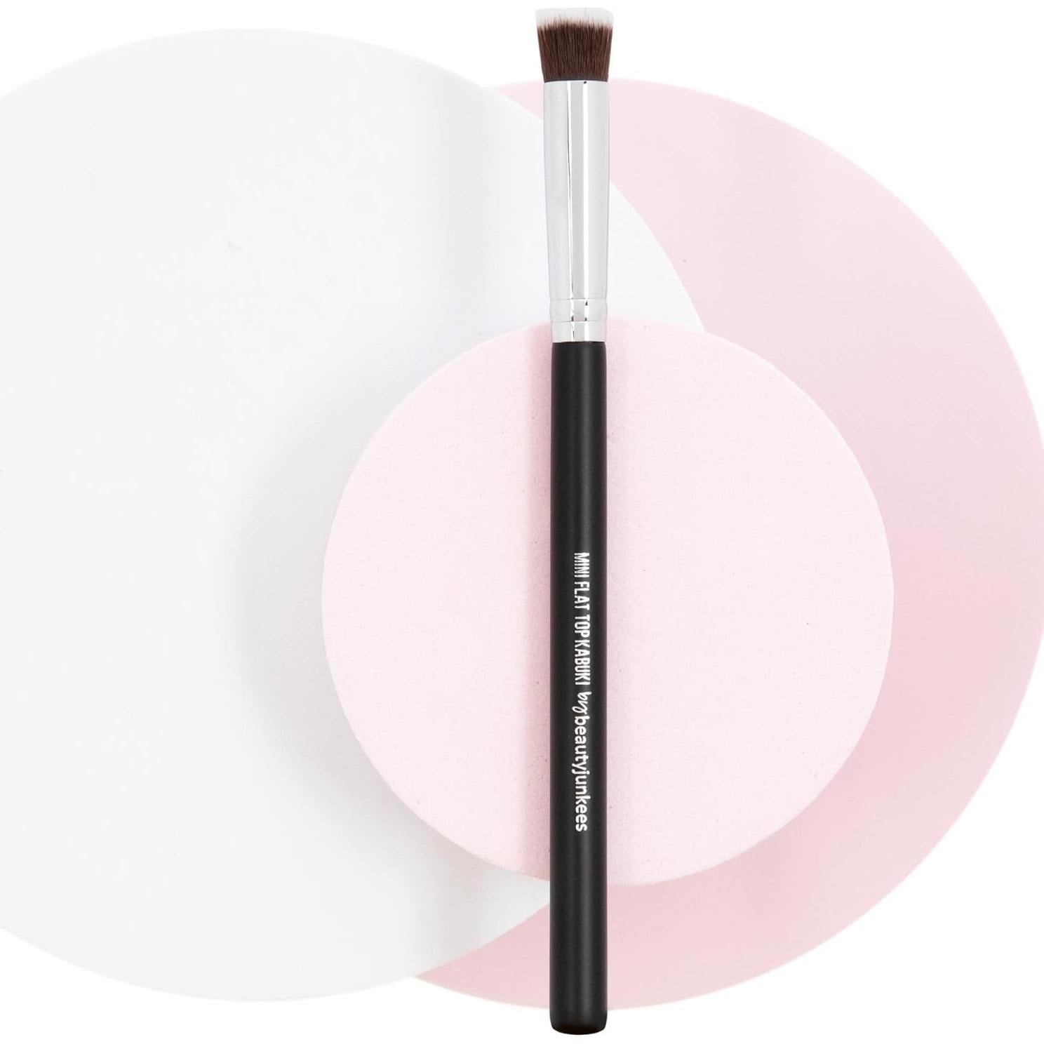 Brocha de Corrector Mini Plano Beauty Junkees - Sintética 17.78cm