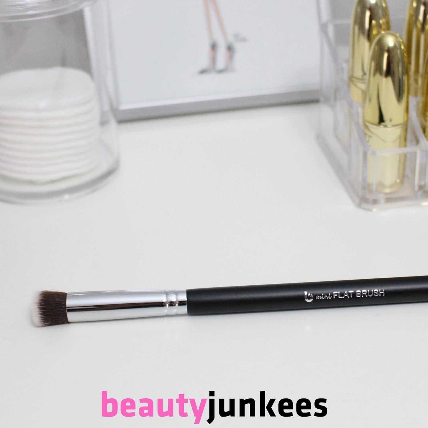 Brocha de Corrector Mini Plano Beauty Junkees - Sintética 17.78cm