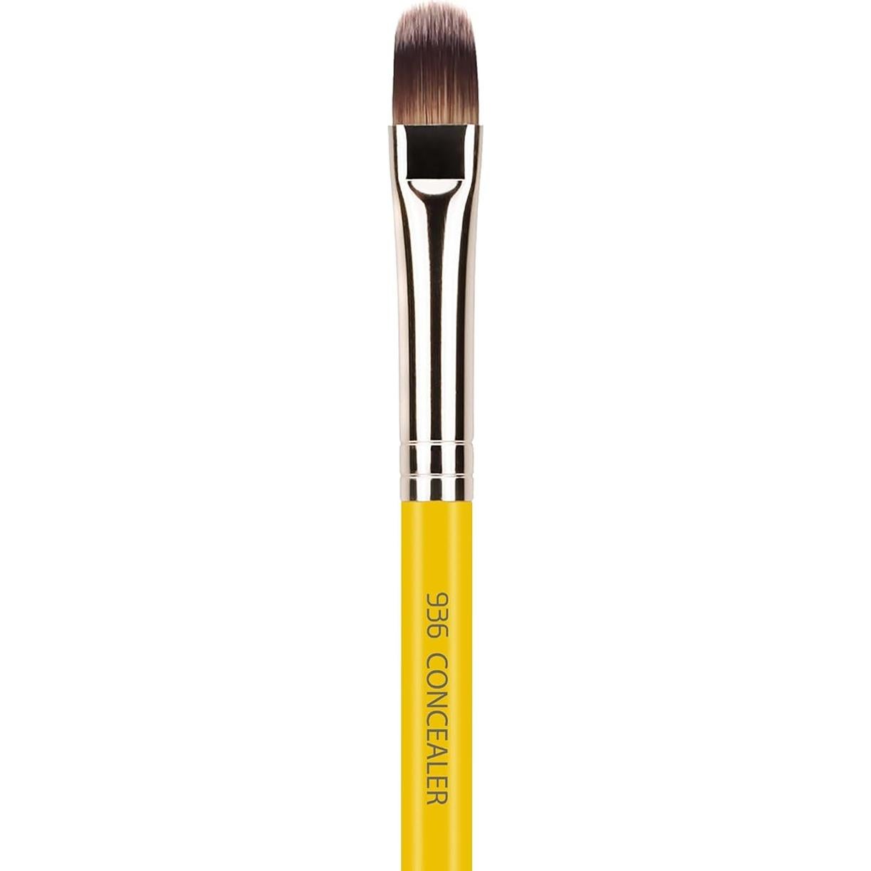 Brocha de Maquillaje Profesional Bdellium Tools 936 Corrector Amarillo