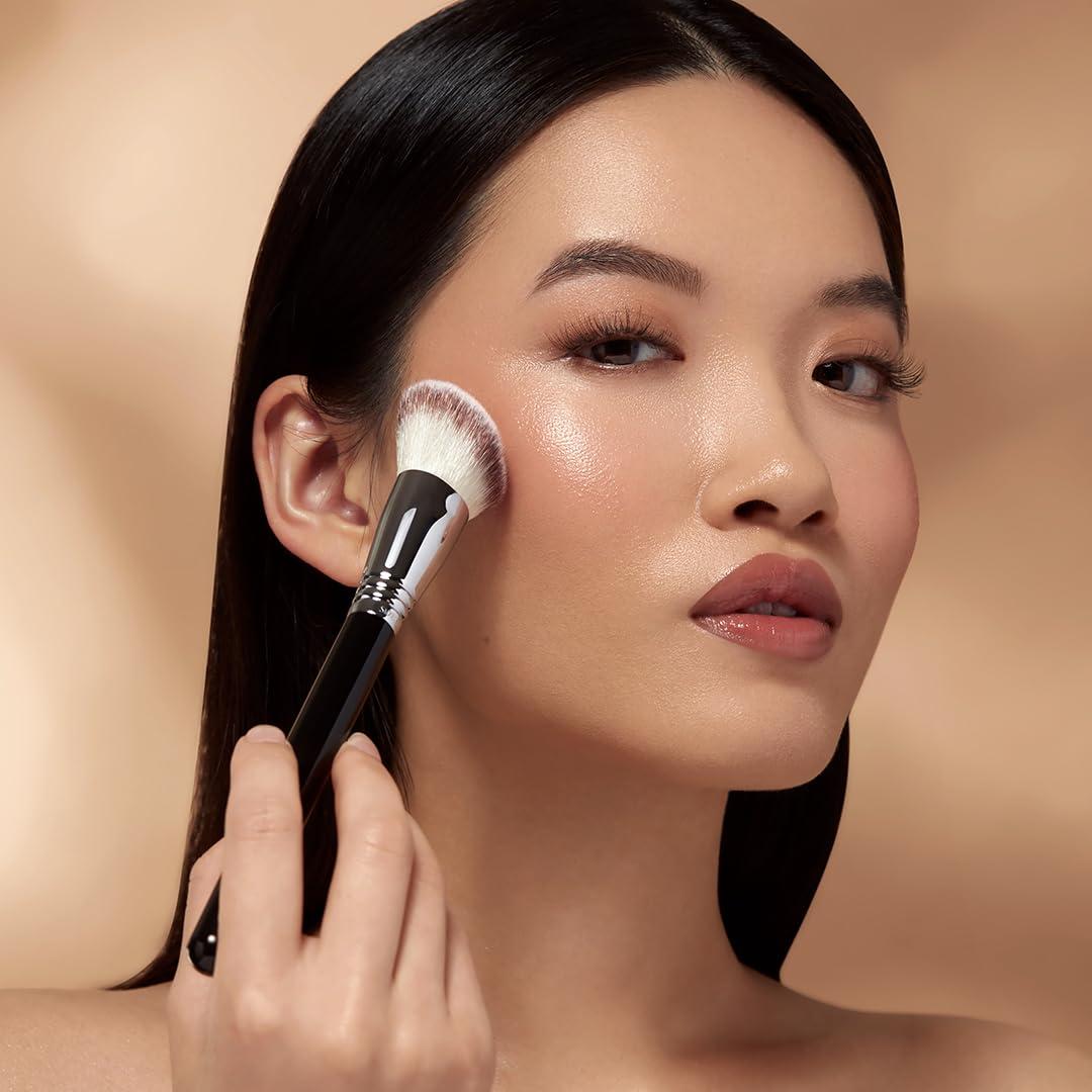 Brocha Angulada para Mejillas Sigma Beauty F43 - Fibra Suave