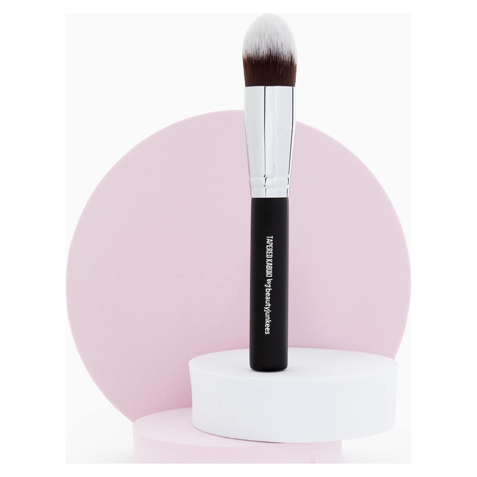 Pincel Kabuki Tapered Beauty Junkees para Corrector de Ojeras