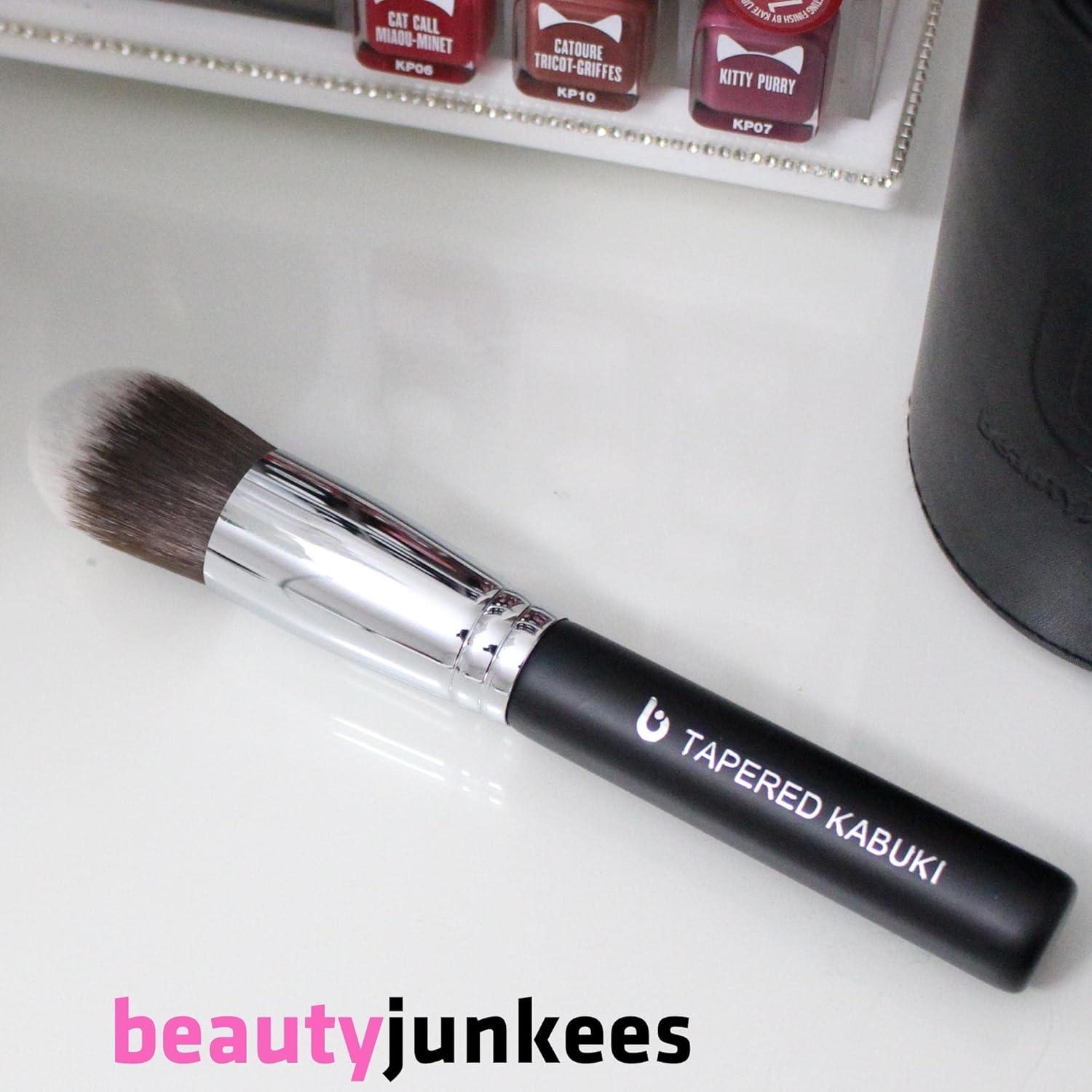 Pincel Kabuki Tapered Beauty Junkees para Corrector de Ojeras