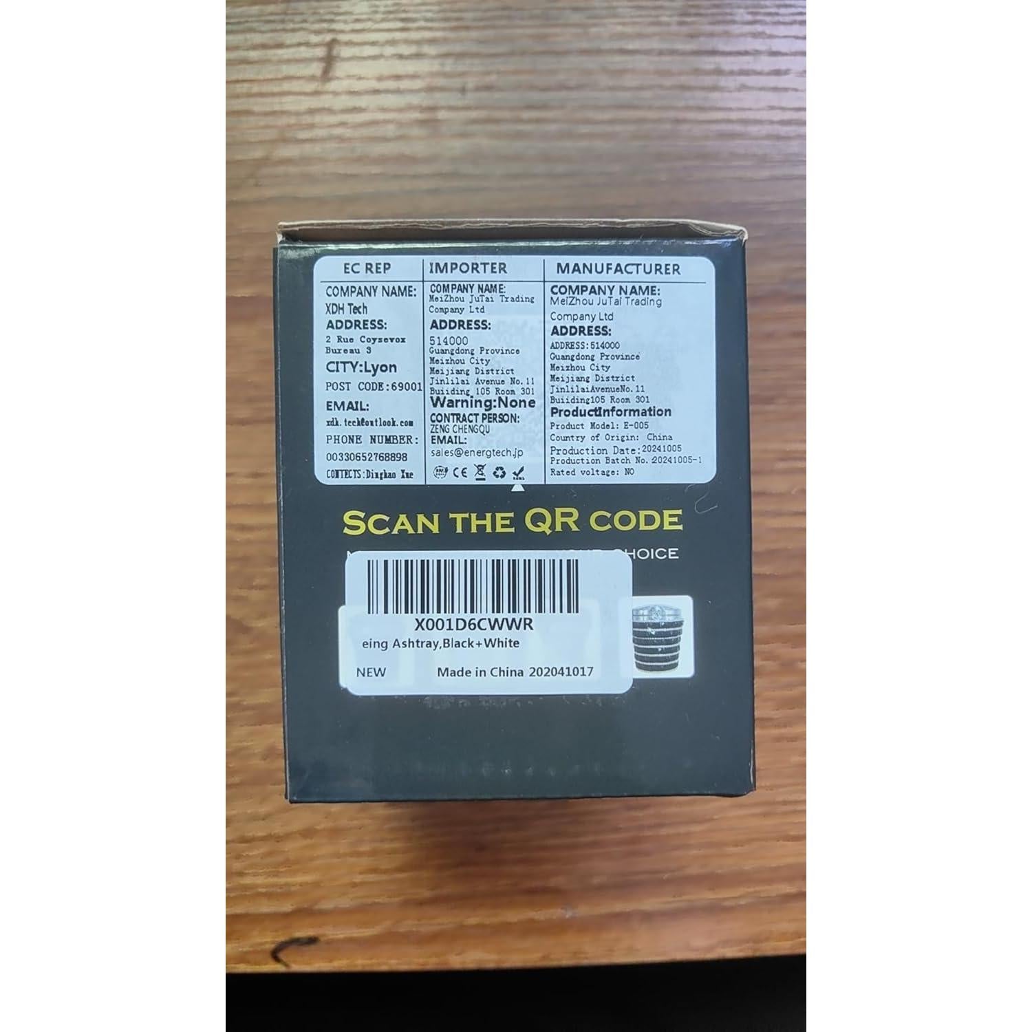 Cenicero de Coche EING Portátil con Luz LED Azul - Negro/Blanco