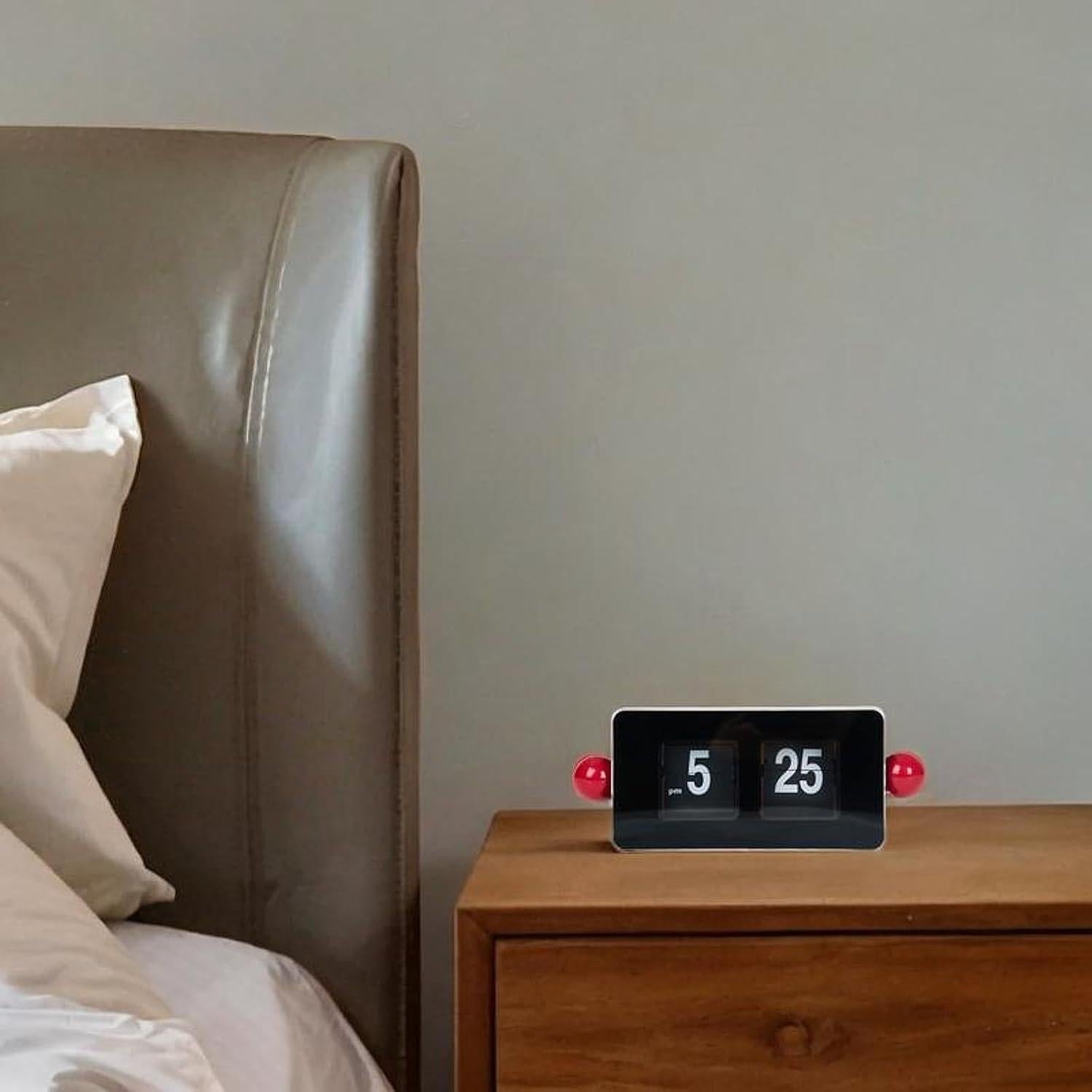 Reloj de Mesa Digital Auto Flip Genérico Negro Rojo 24.99x8x11.99 cm