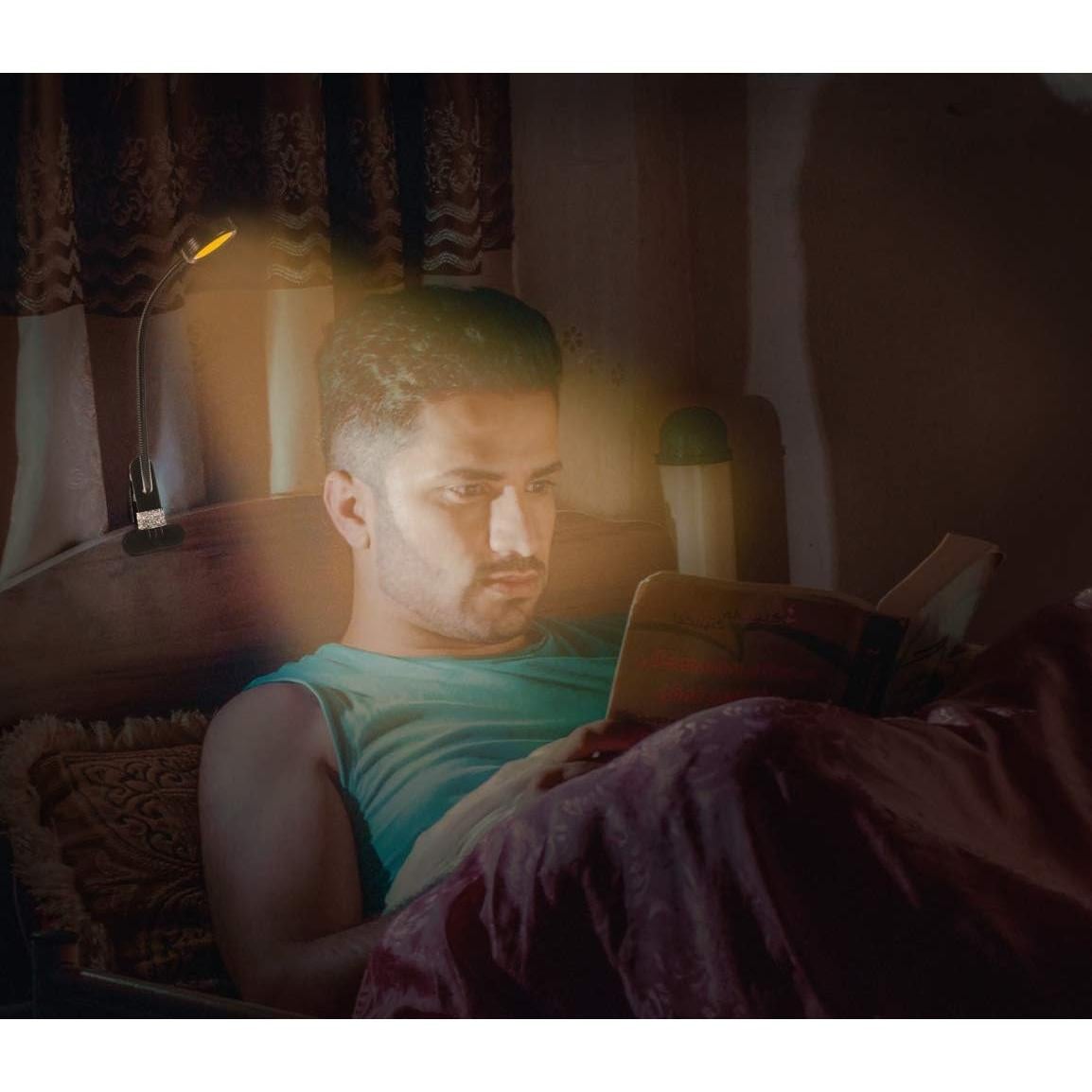 Luz de lectura LED Hooga Hoogalite con clip y modos día/noche