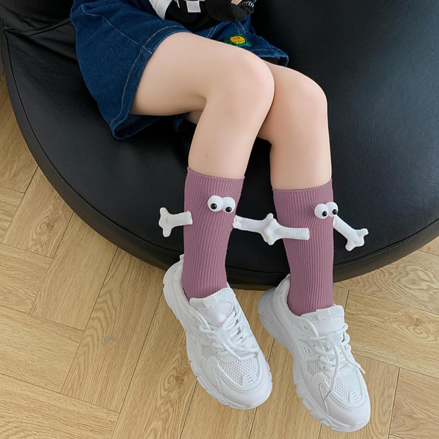 Calcetines Magnéticos ARTISM Rojo Mano Sostenida 28 cm