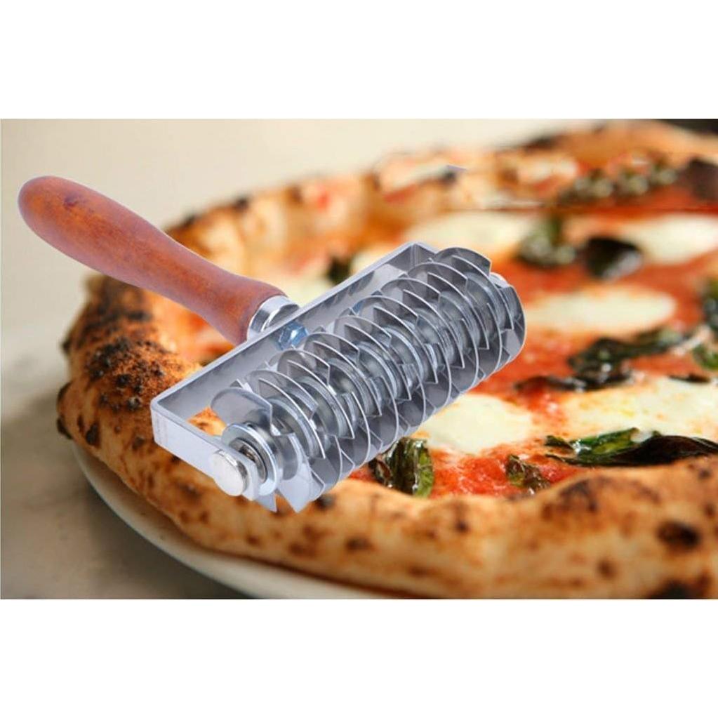 Cortador de Masa Hosmide Acero Inoxidable Mango Madera 20.5 cm