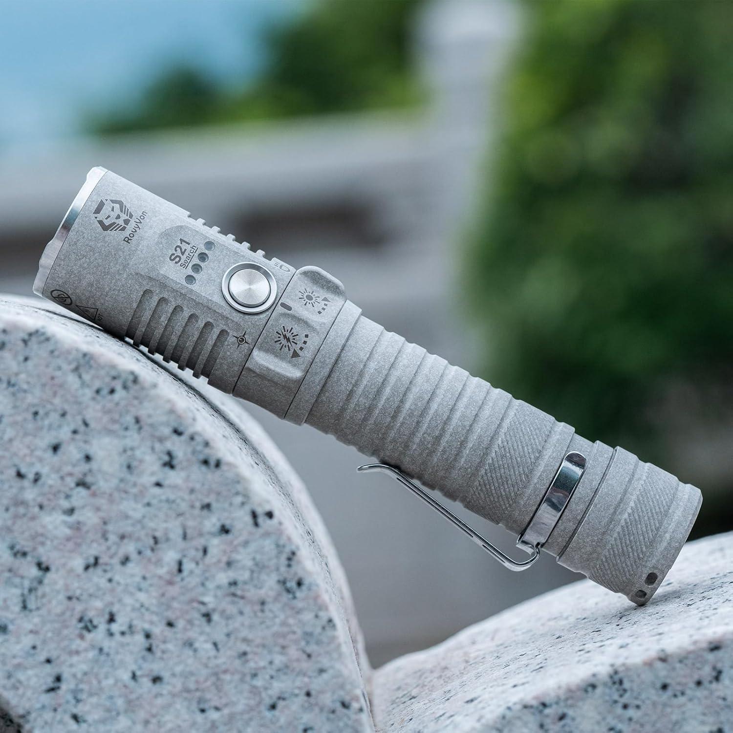 Linterna RovyVon S21 3000 Lumen IPX8 Magnética 400m