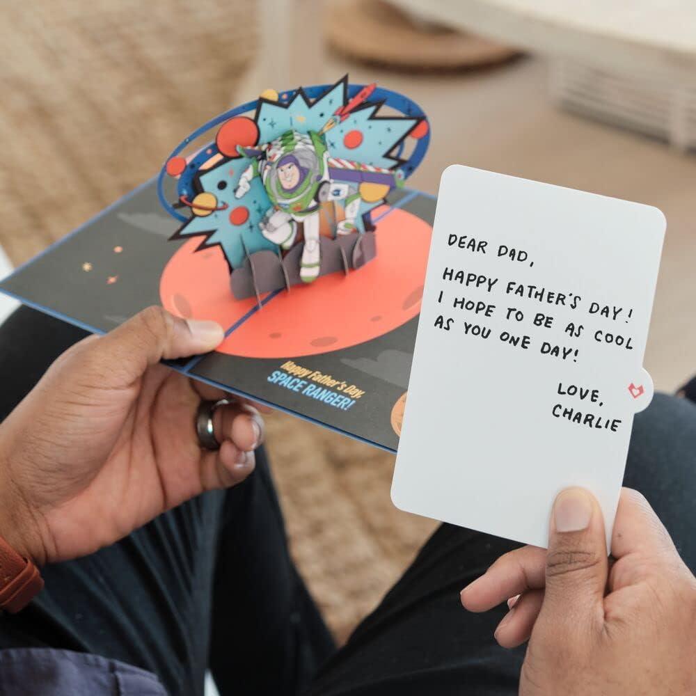 Tarjeta Pop-Up Lovepop Buzz Lightyear Día del Padre 3D 12.7x17.8cm