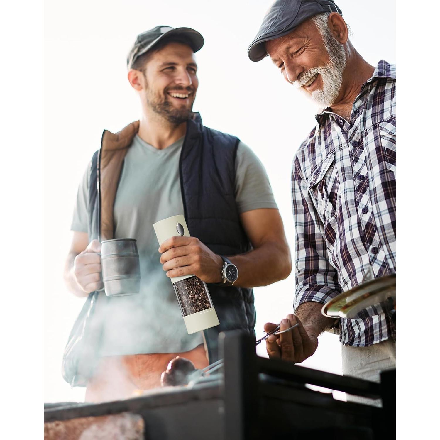 Juego de Molinillos Eléctricos de Sal y Pimienta Beige con Carga Doble