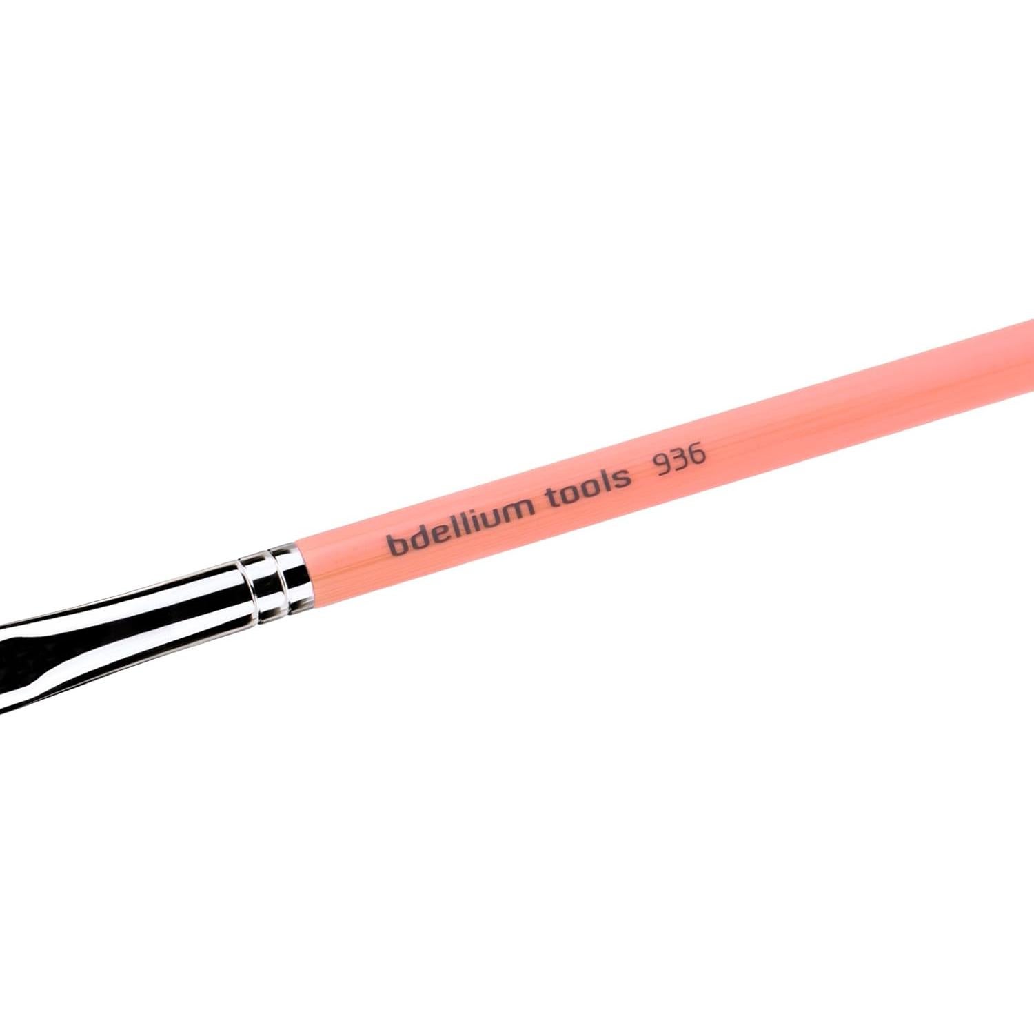 Brocha de Maquillaje Profesional Bdellium Tools Rosa 936 - Cerdas Sintéticas Veganas