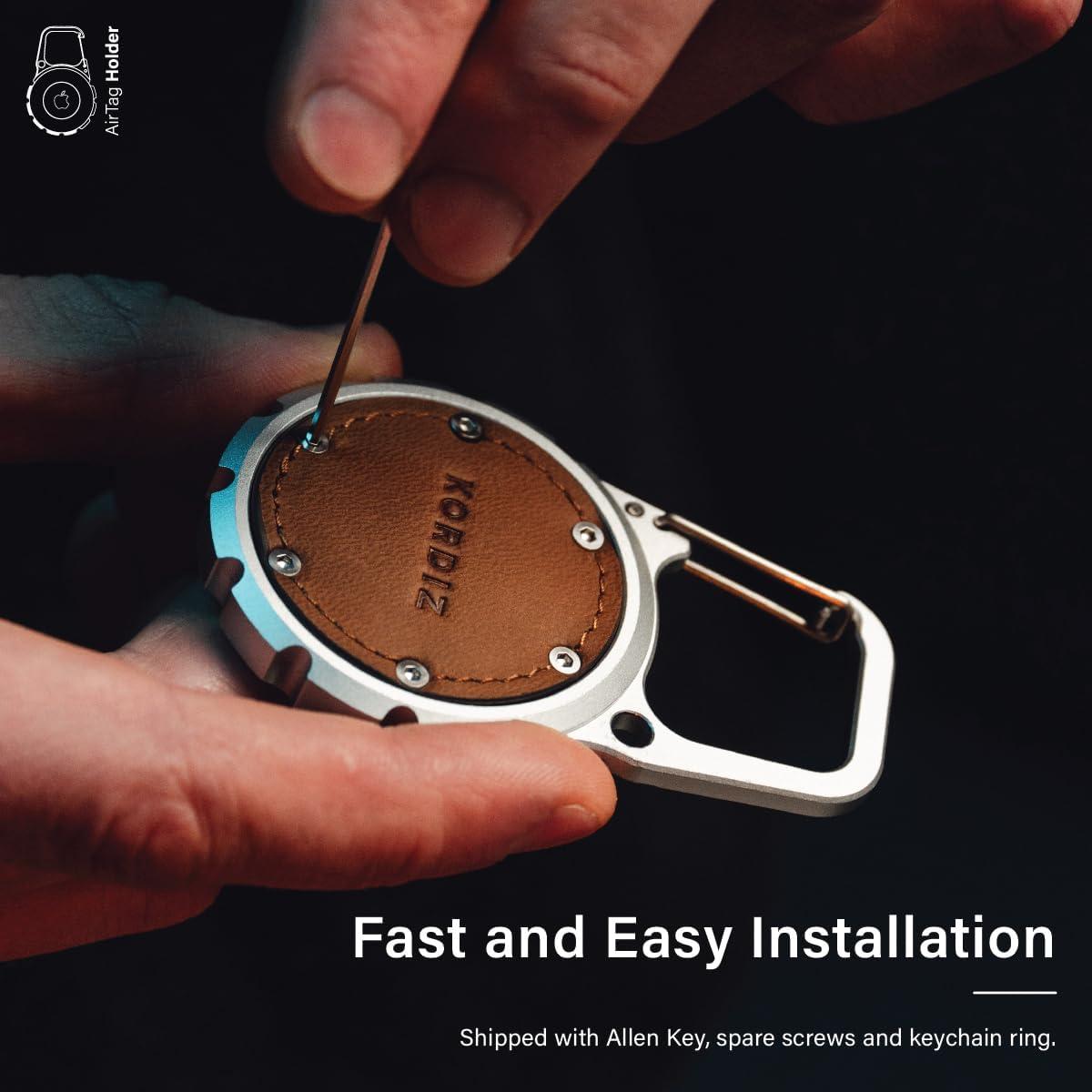 Soporte Mosquetón KORDIZ para AirTag - Aluminio y Cuero Plata