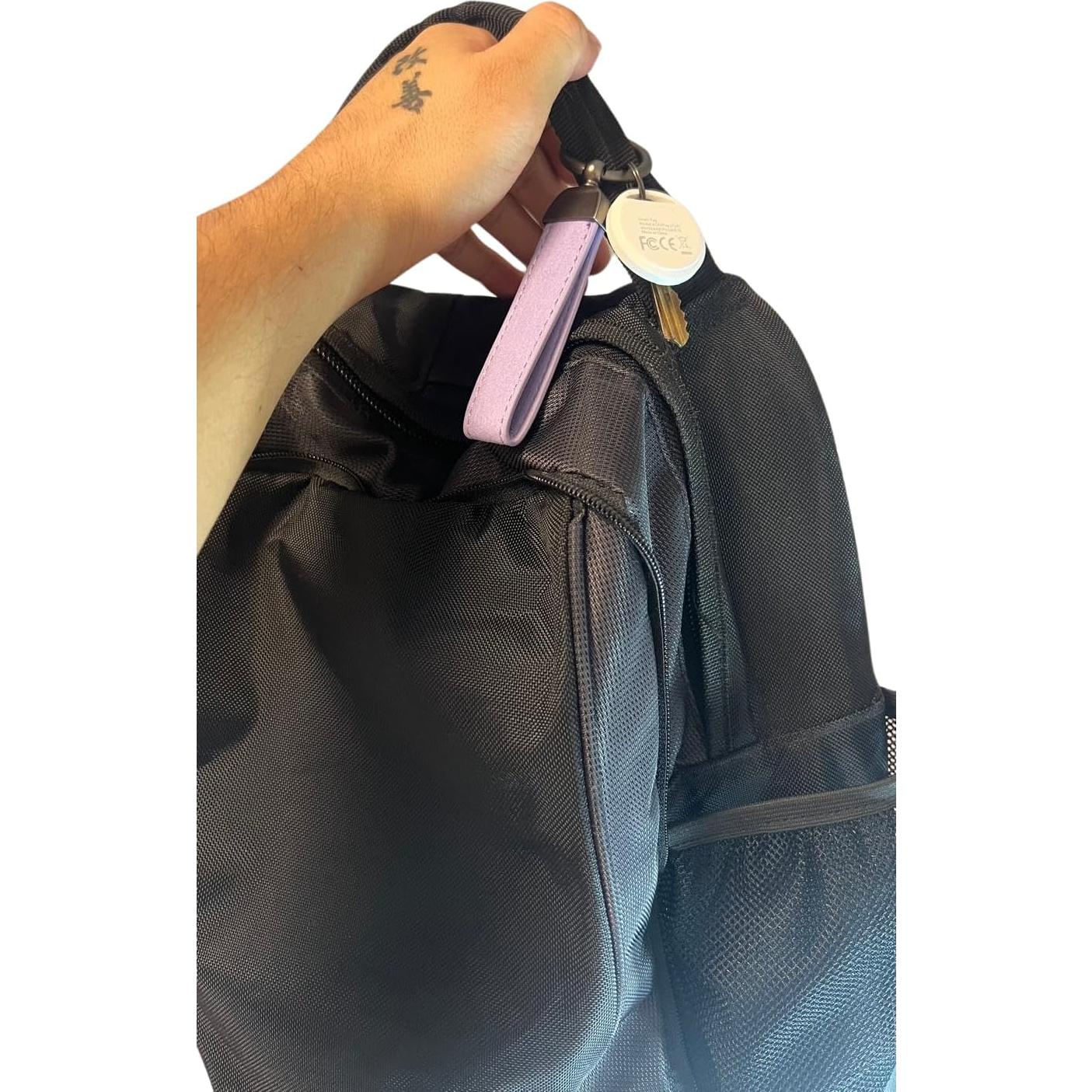 Dispositivo de Seguimiento GPS con Llavero de Cuero - Blanco y Morado