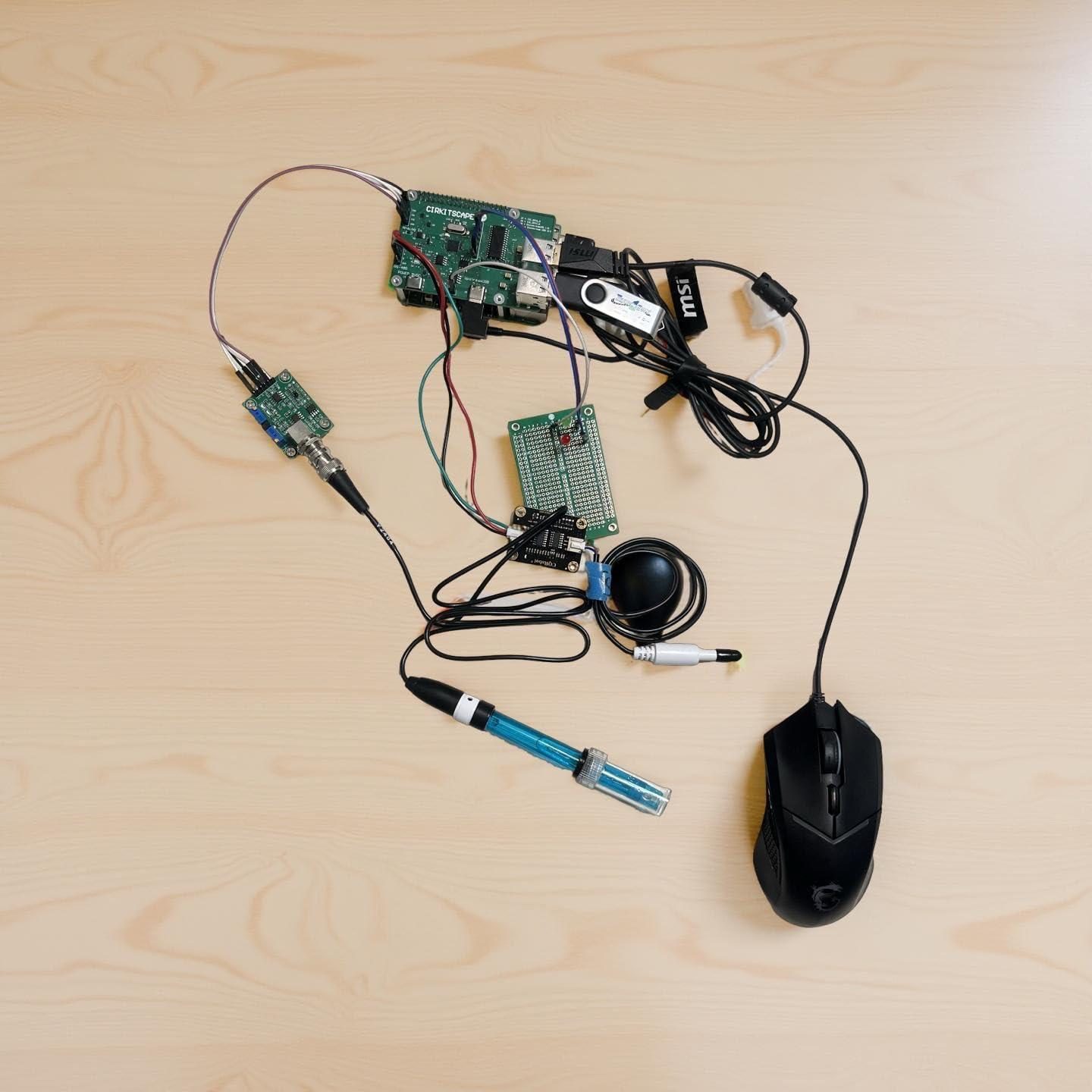 Placa de Expansión CirkitScape Tophat para Raspberry Pi - 16 GPIO, 4 USB