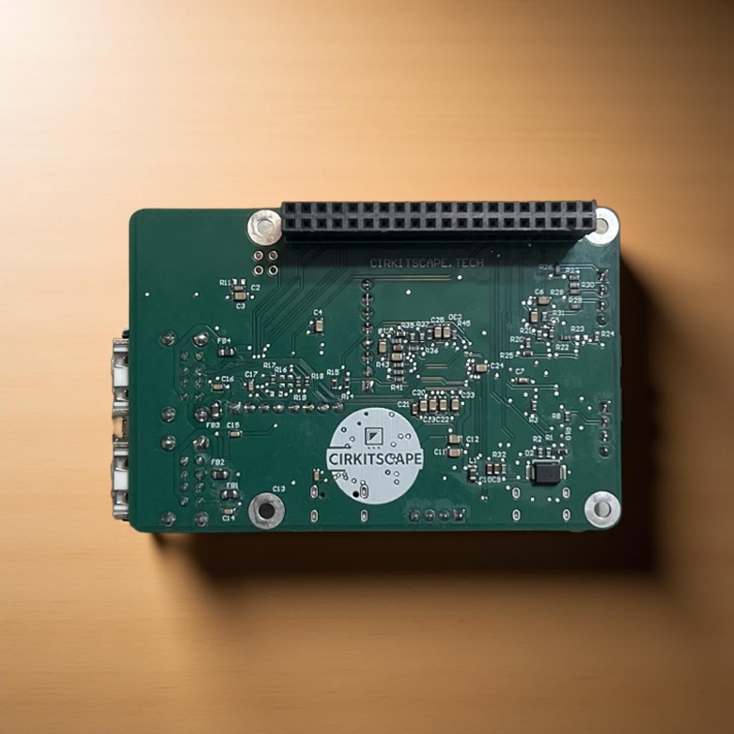 Placa de Expansión CirkitScape Tophat para Raspberry Pi - 16 GPIO, 4 USB