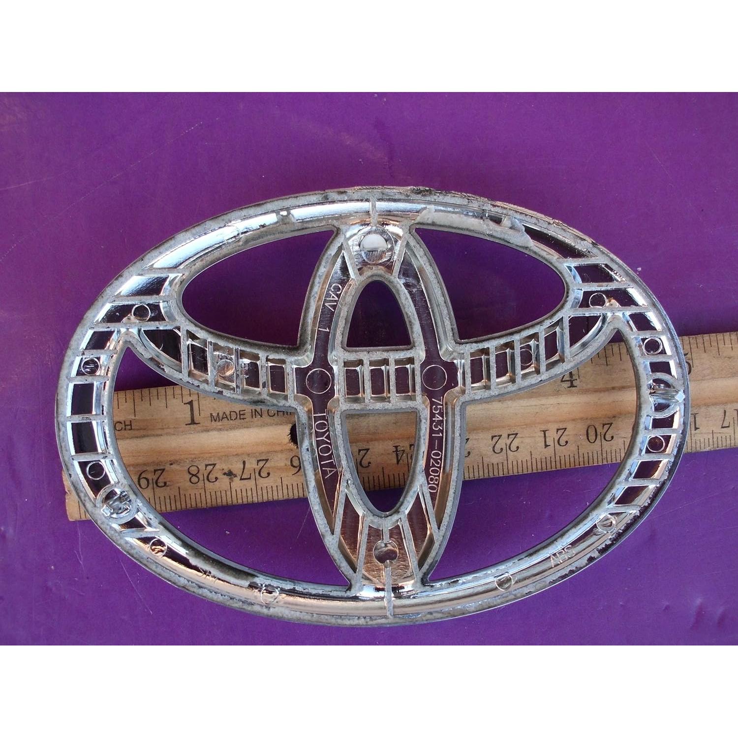 Emblema de Puerta Trasera Toyota 75431-02080 Original