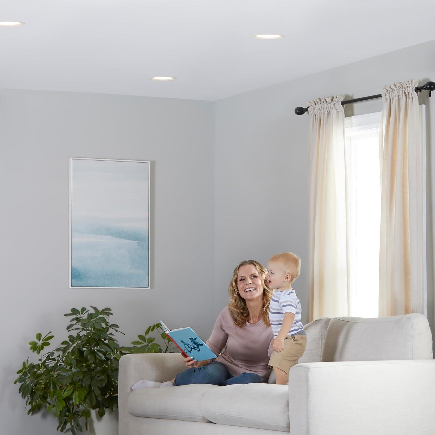 Bombilla LED Inteligente BR30 Amazon Basics 9W Dimmable 800LM