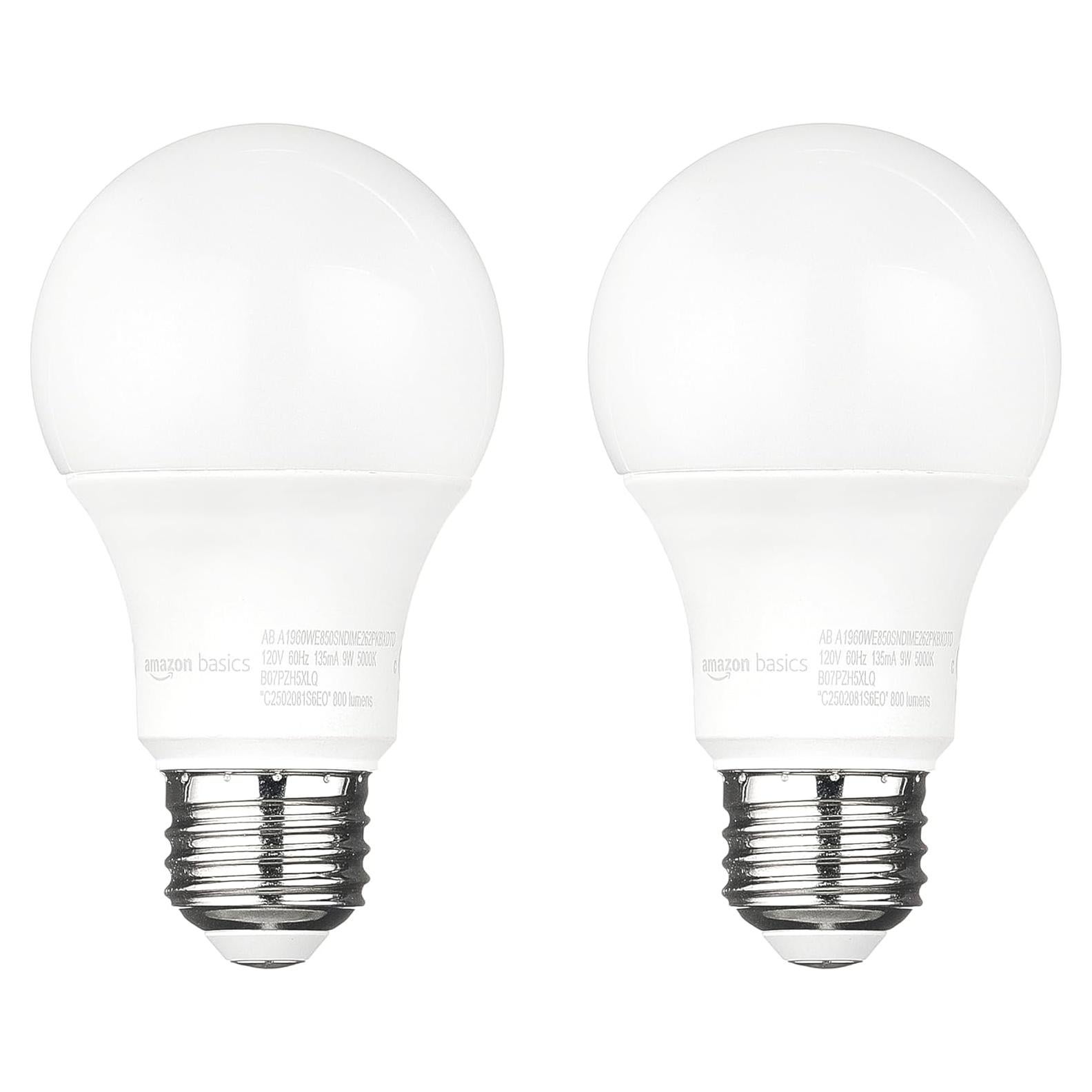 Bombilla LED exterior Amazon Basics 9W con sensor 5000K E26 2 unidades
