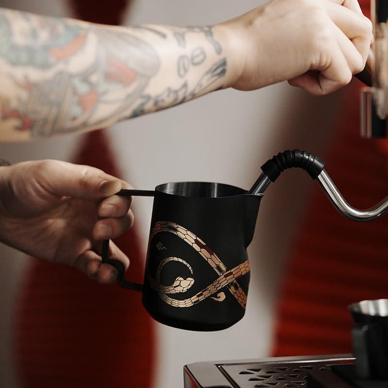 Jarra para Espumar Leche MHW-3BOMBER 450ml Negro/Oro