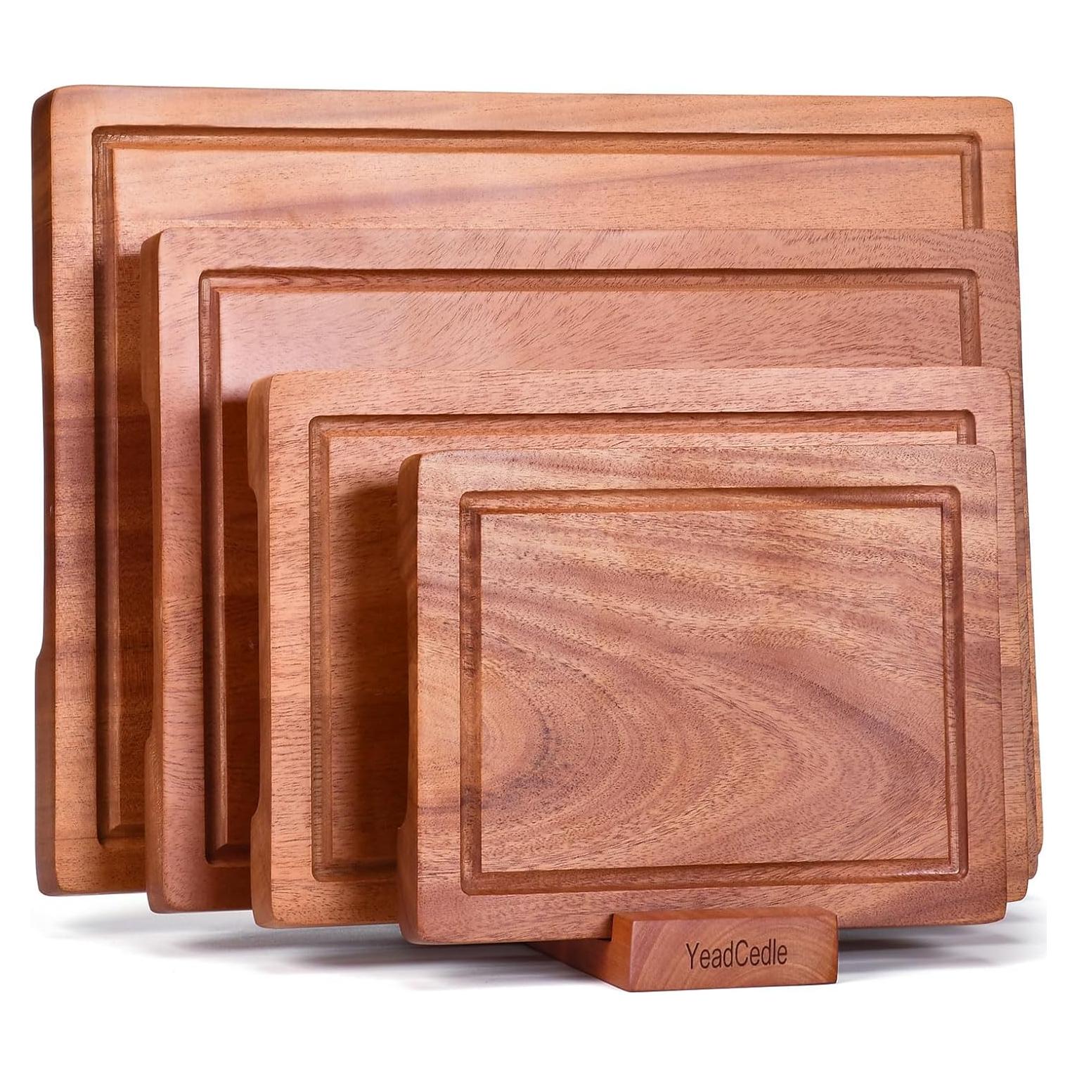 Juego de tablas de cortar de madera YeadCedle 4 piezas con soporte