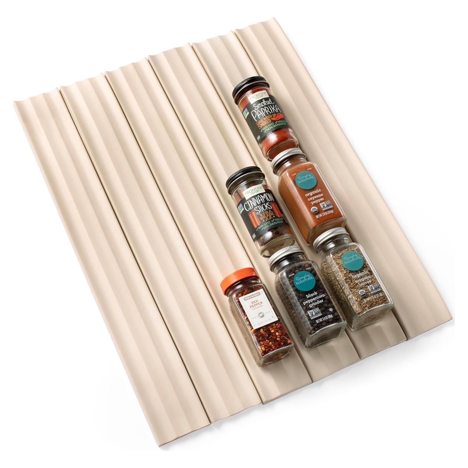 Forro Ajustable para Cajones de Especias YouCopia 3.05m Arenisca