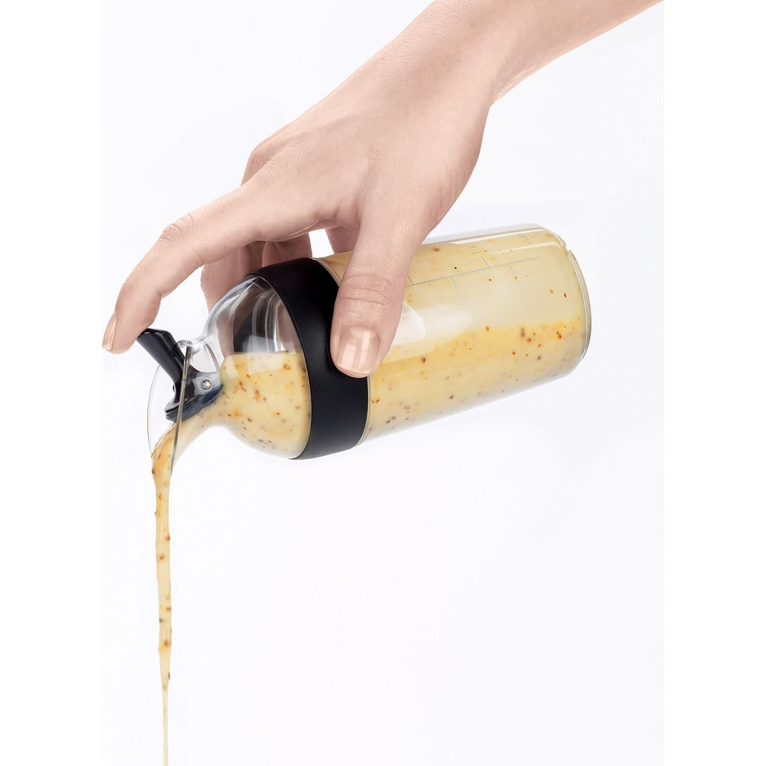 OXO Good Grips Agitador de Aderezo y Prensa de Ajo - Negro