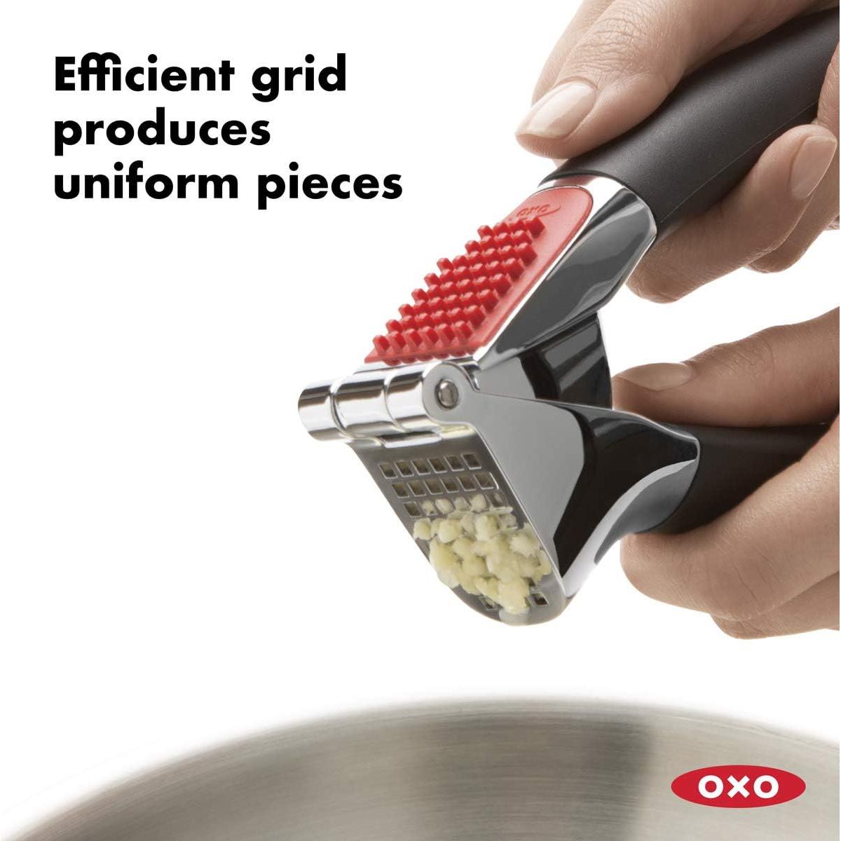 OXO Good Grips Agitador de Aderezo y Prensa de Ajo - Negro
