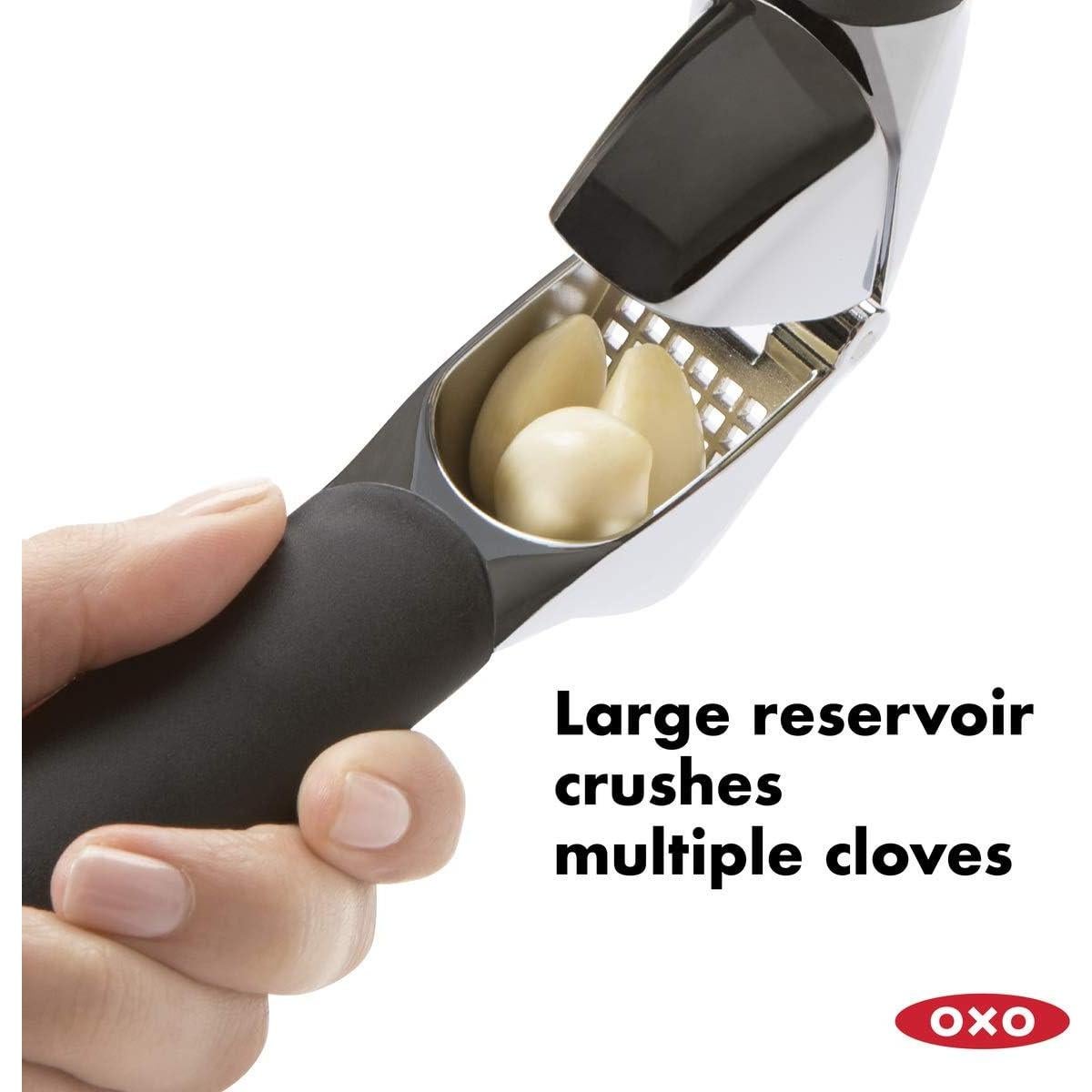 OXO Good Grips Agitador de Aderezo y Prensa de Ajo - Negro
