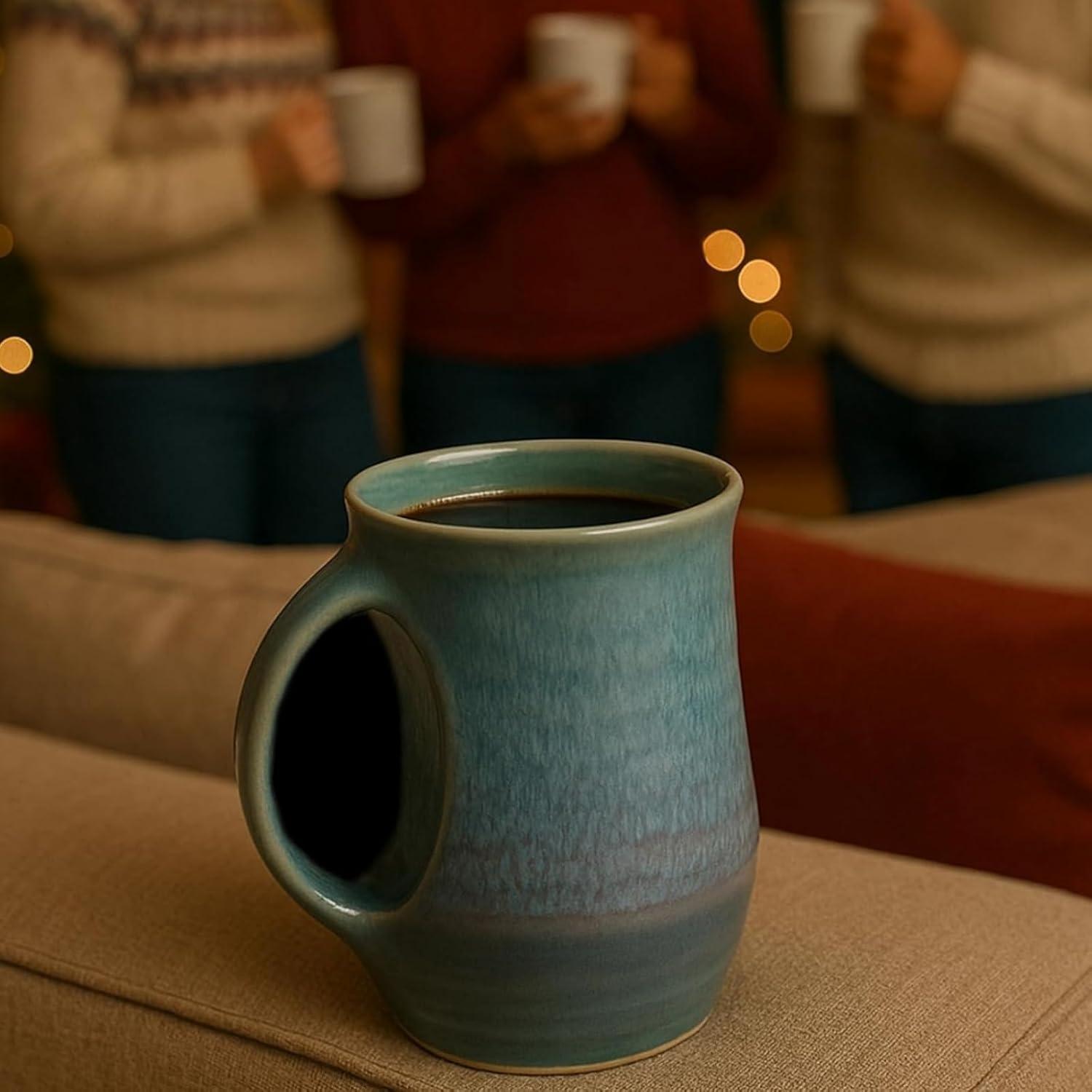 Taza Calentadora de Manos GUTE Cerámica Azul Laguna Mano Izquierda