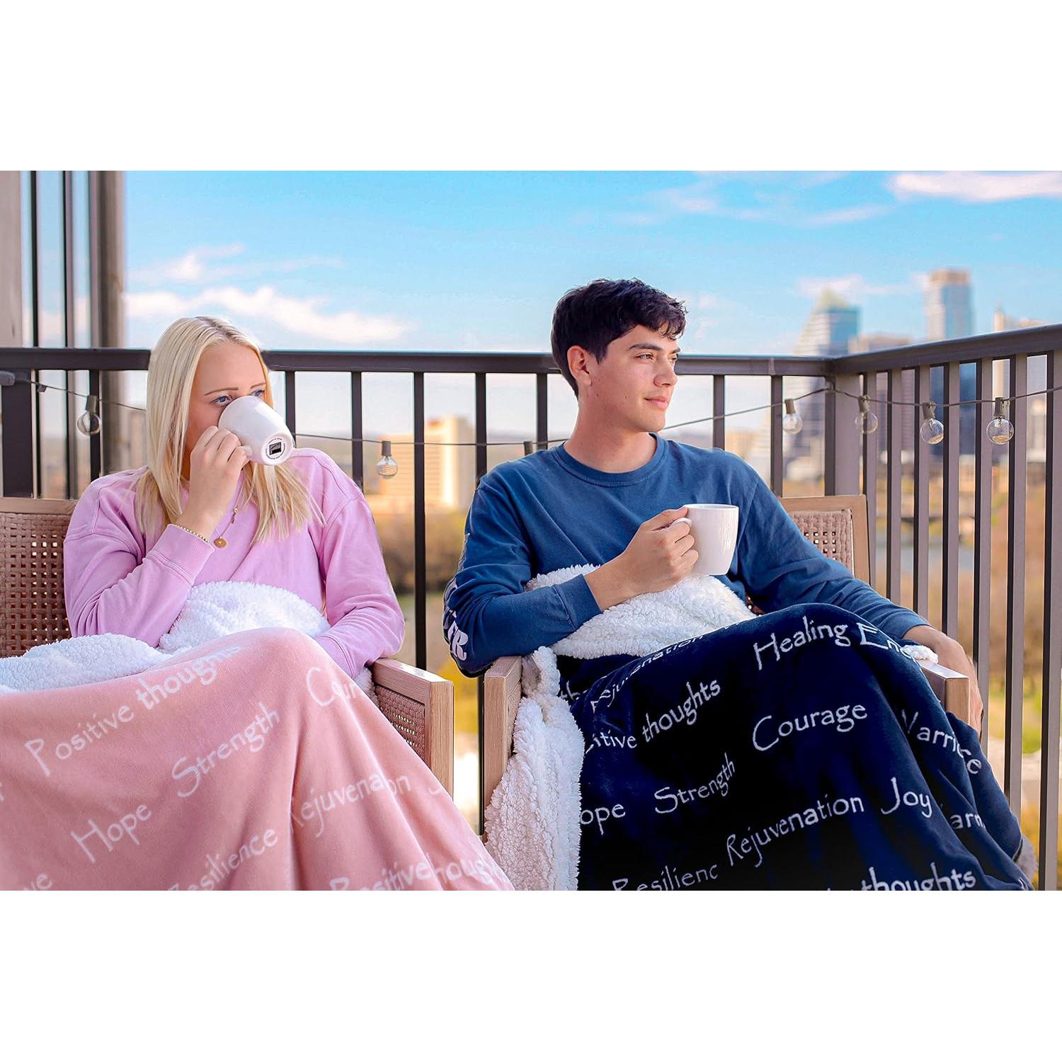 Manta Wolf Creek de Compasión 127x165 cm Azul Claro