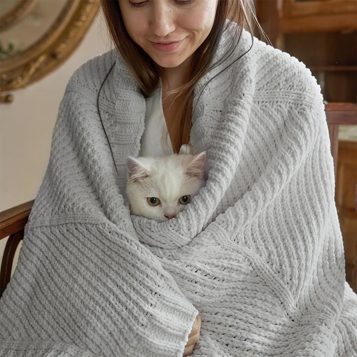 Manta de Chenille Tejida Chevron Amelie Home 127x152cm Gris Claro