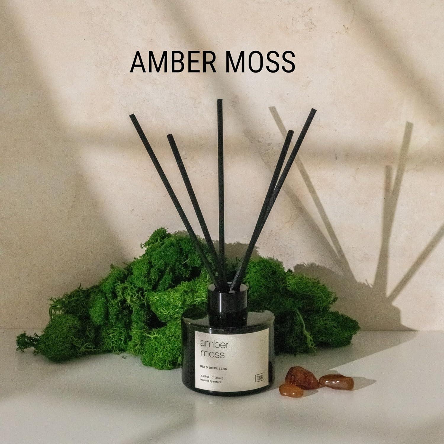 Difusor de caña Craft & Kin Musgo Ámbar 100ml en vidrio verde