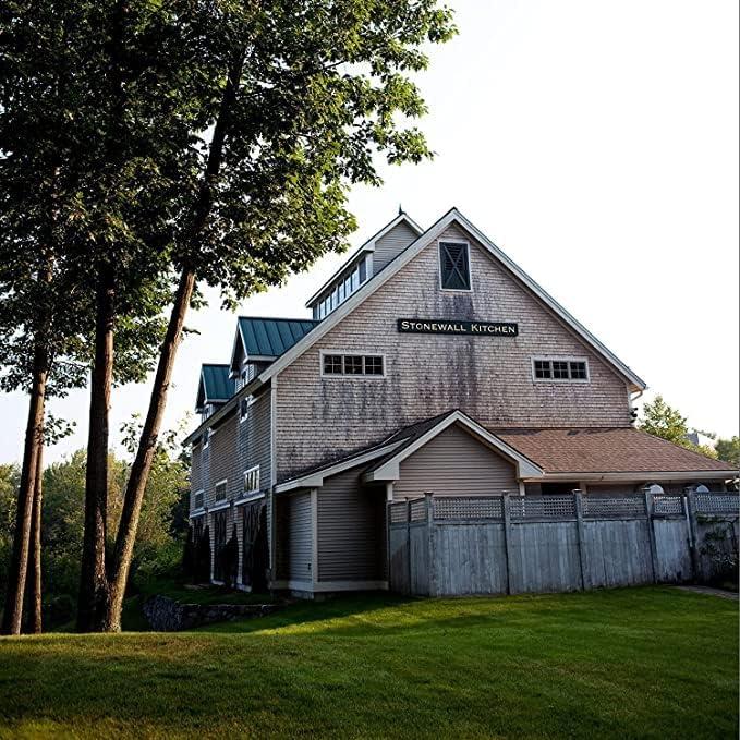 Vela Aromática Village Candle Beachside 601.9 g Azul Claro