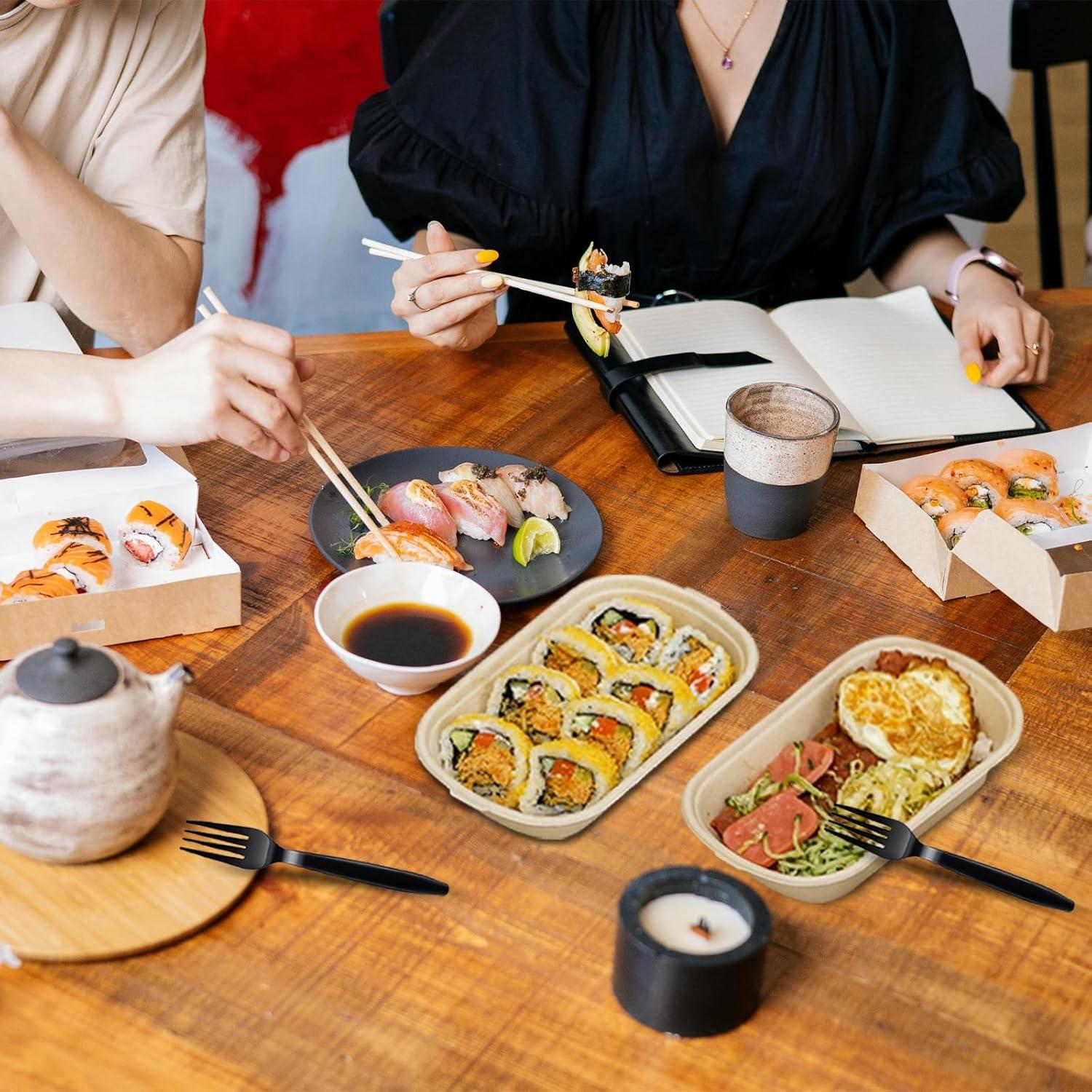 Paquete de 50 Contenedores Desechables Retainbre 23 oz con Tapas