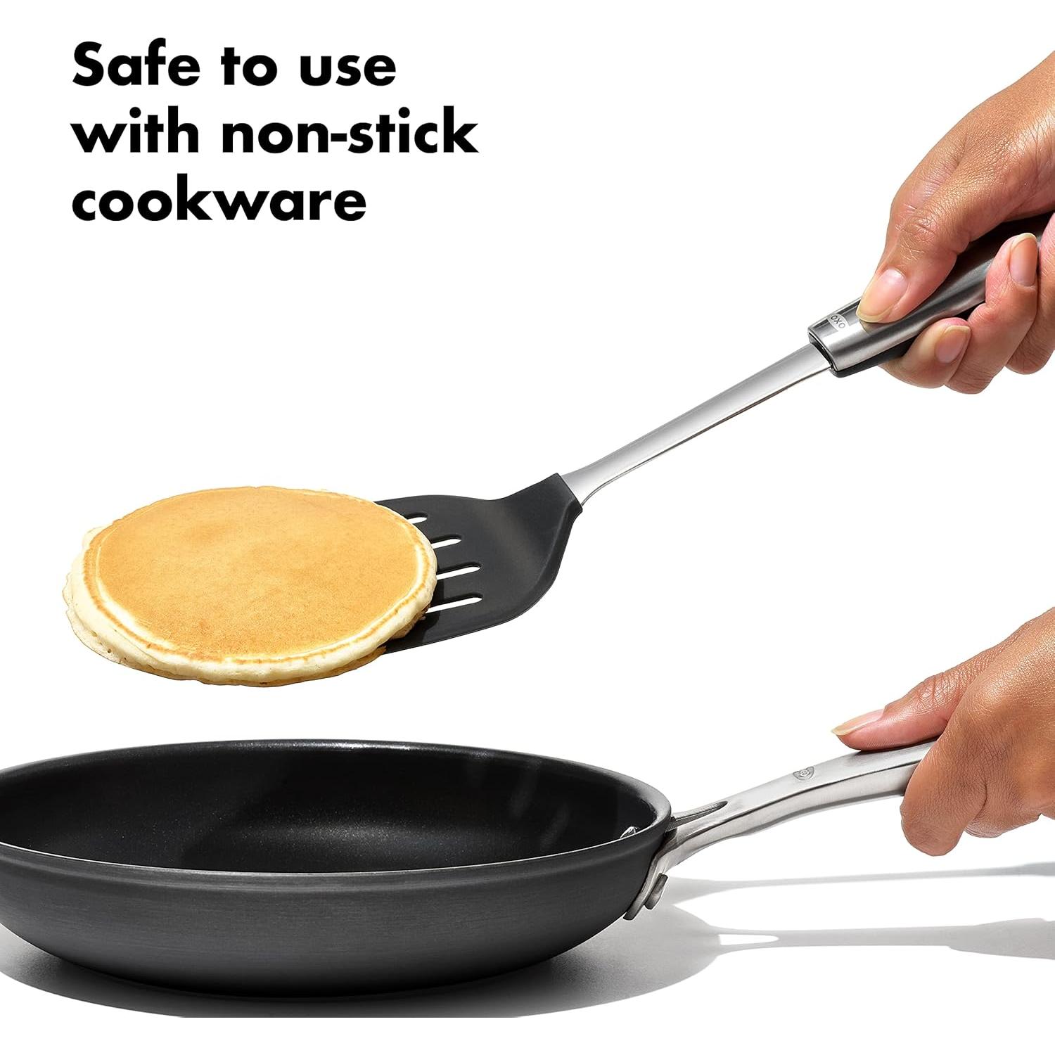 Turner Flexible de Silicona OXO Acero Inoxidable 39.4 cm